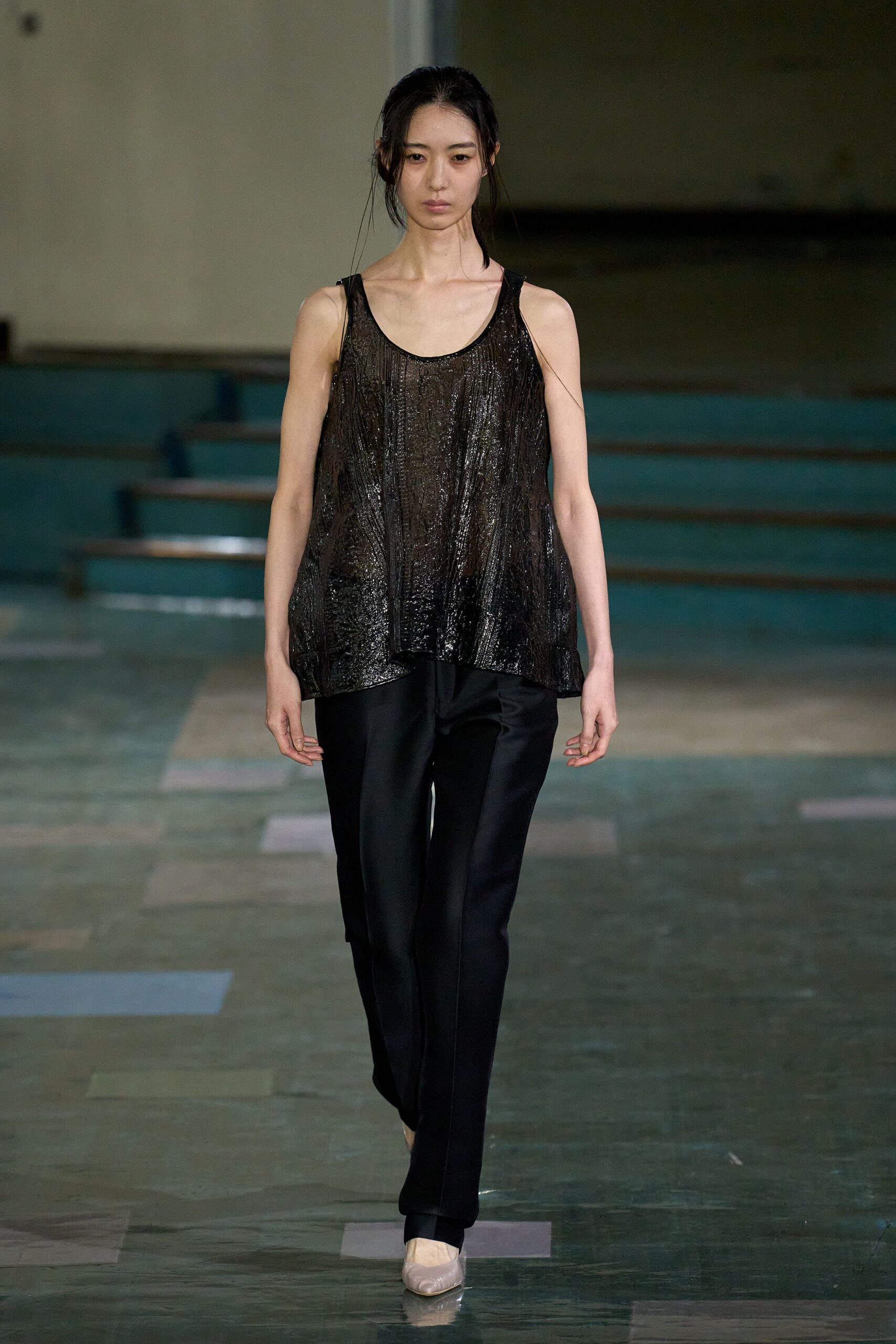 black silk sleeveless v-neck relaxed textured shiny top