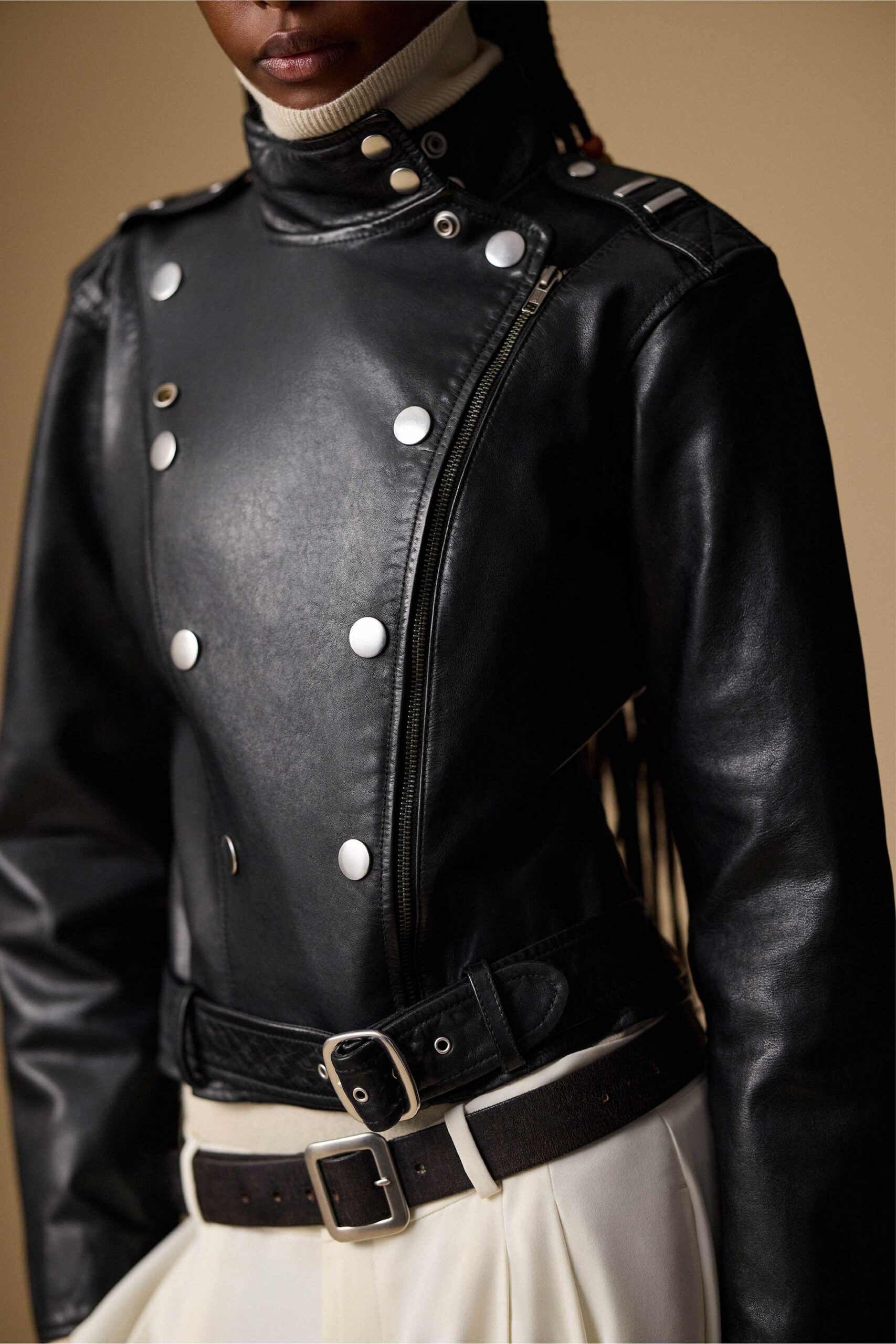 black leather long-sleeve collared fitted structured jacket