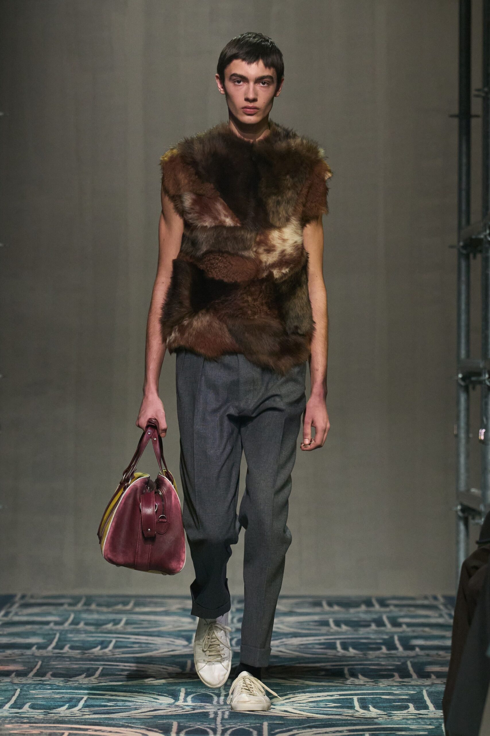 brown fur sleeveless fitted top