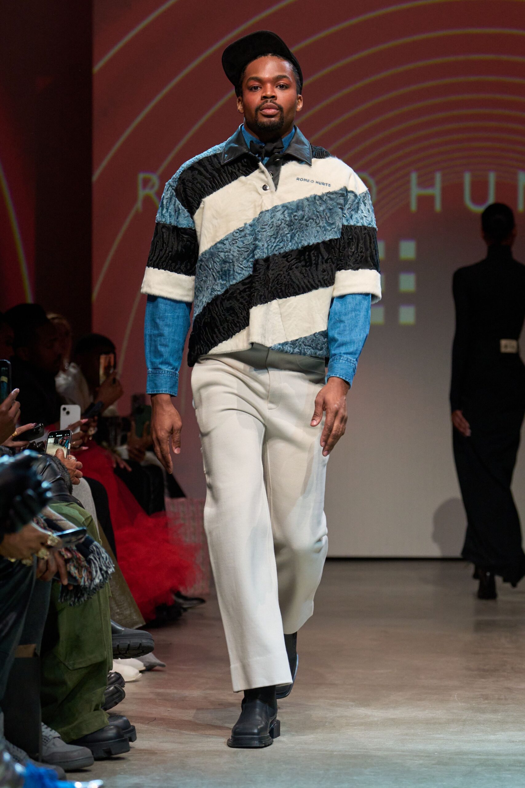 color-blocked relaxed jacket with tailored pants