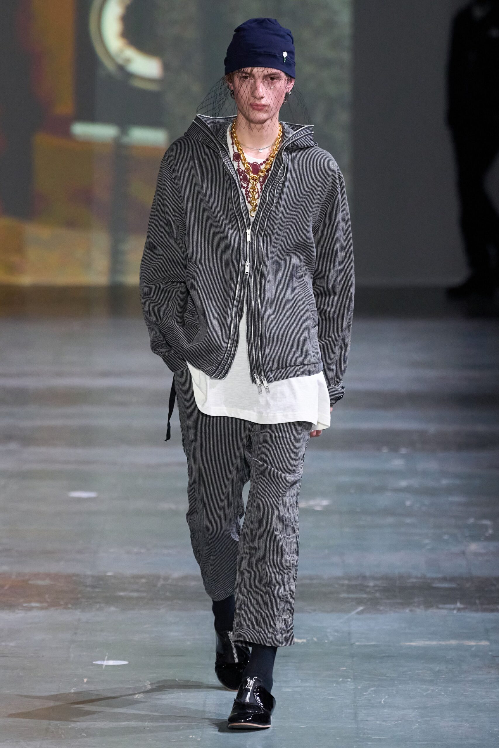 gray relaxed jacket with pants
