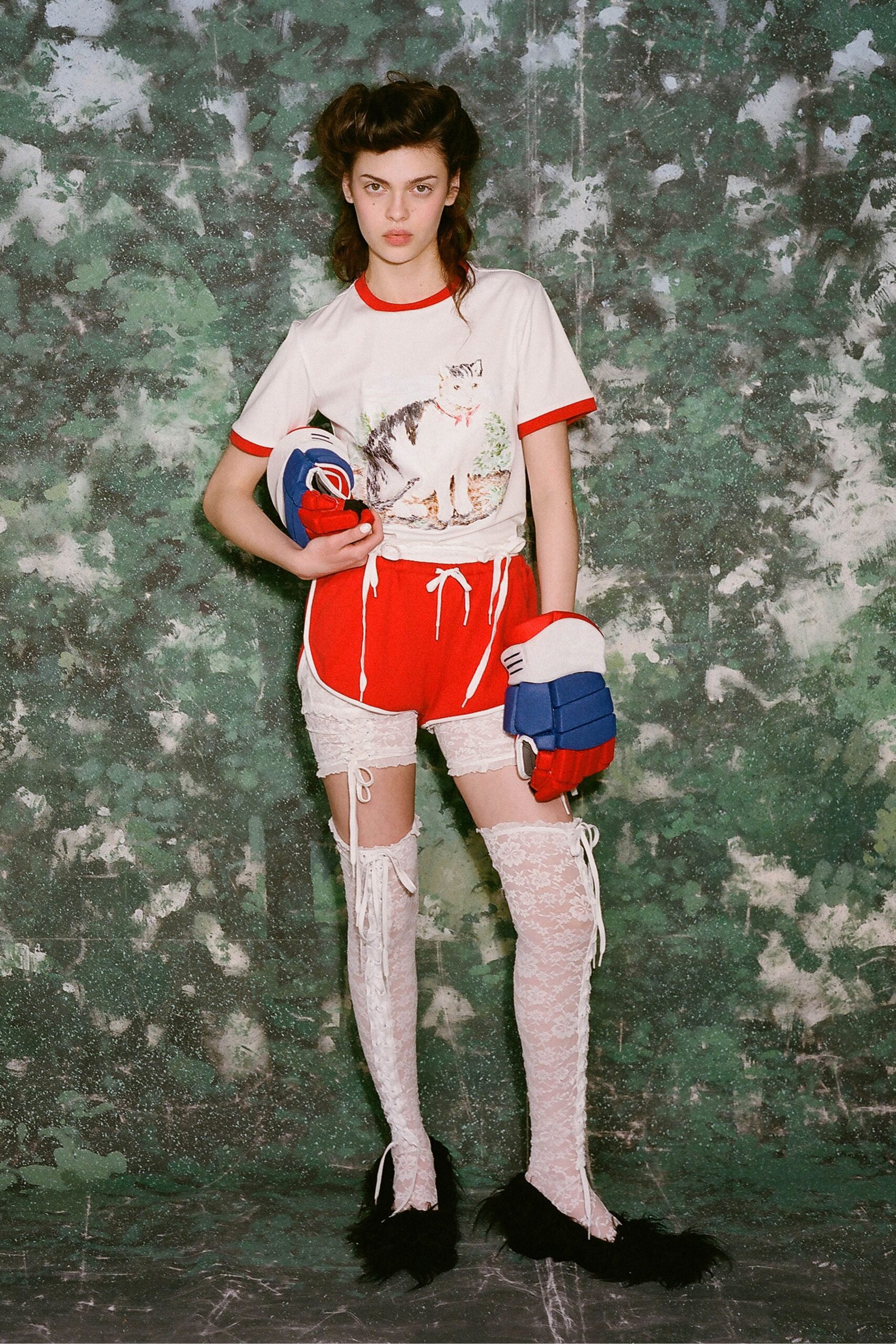 red fitted high-waisted zippered shorts