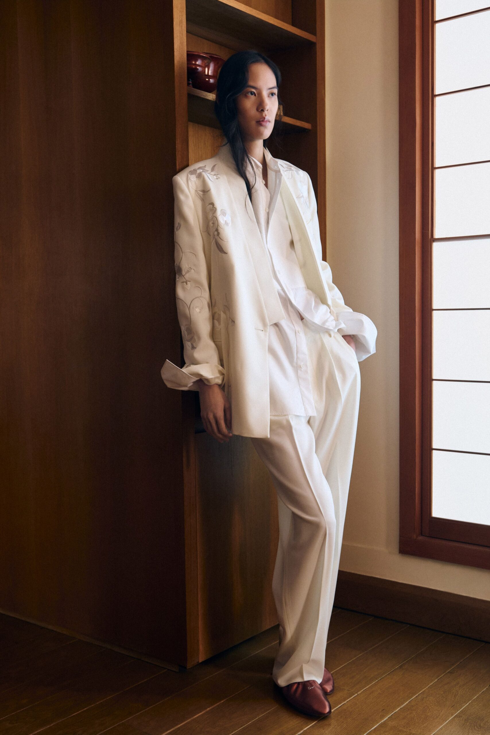 white silk long-sleeve collared tailored embroidered suit