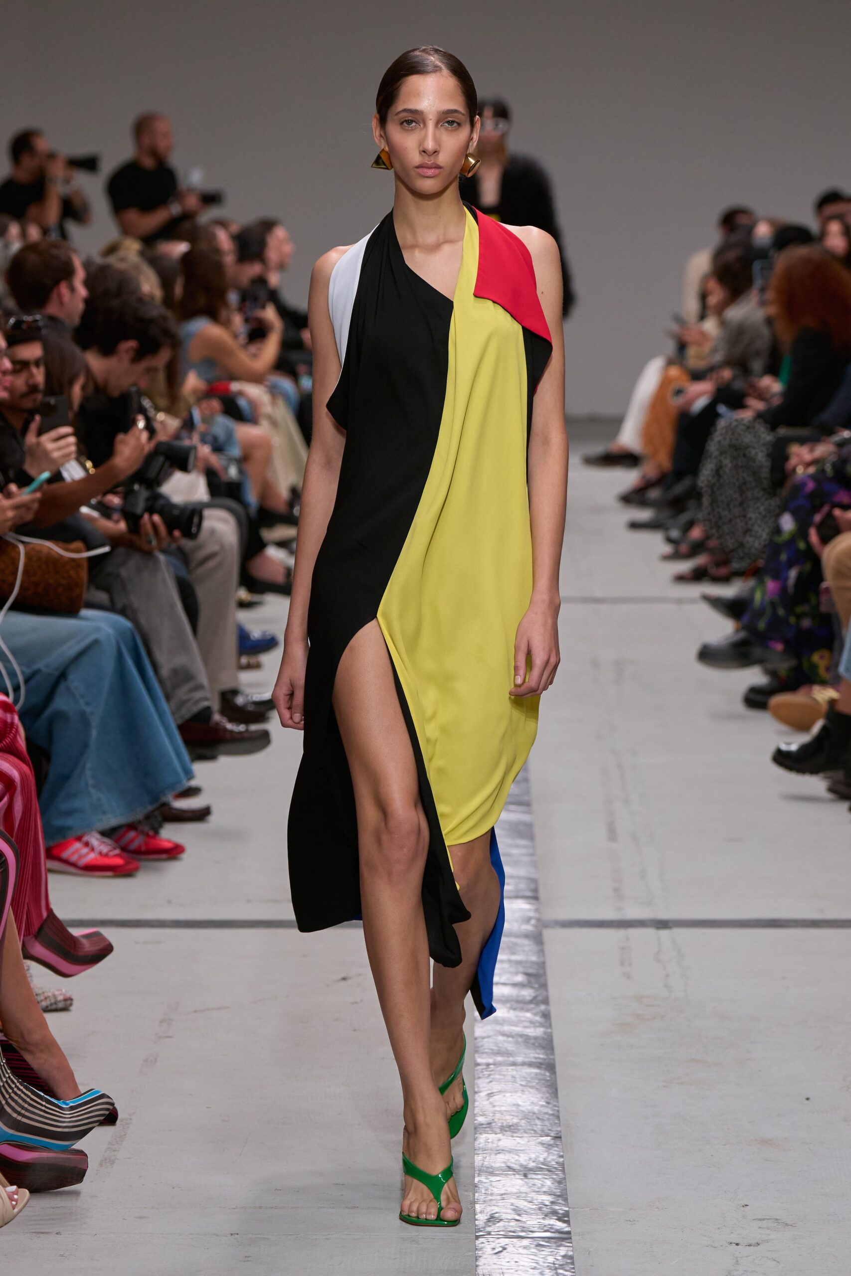 color-blocked midi dress with green shoes