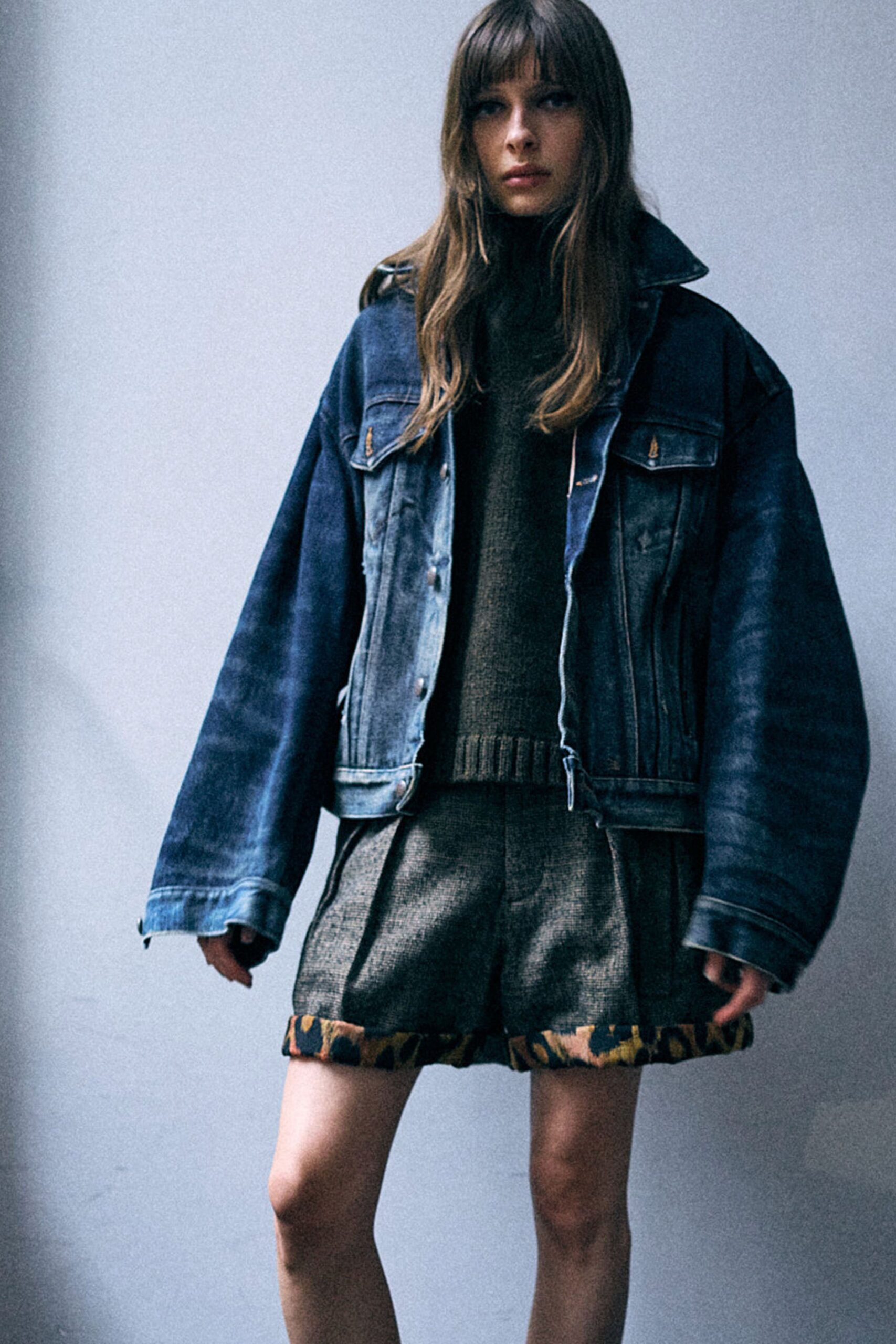 blue denim long-sleeve collared oversized buttoned jacket