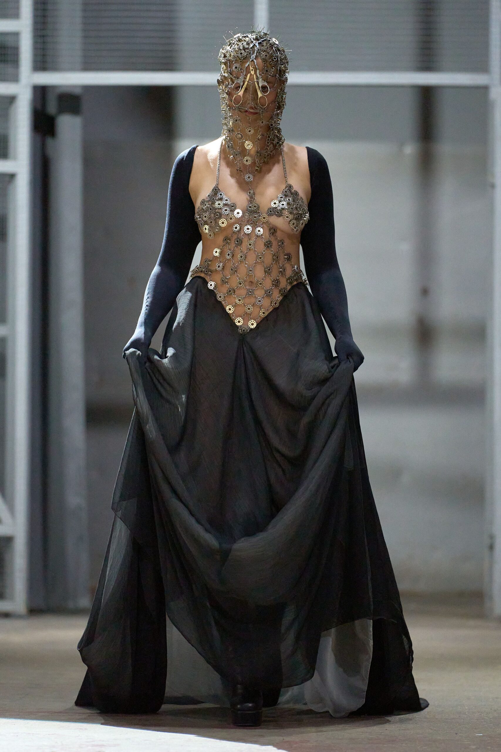 black silk long-sleeve fitted gloves