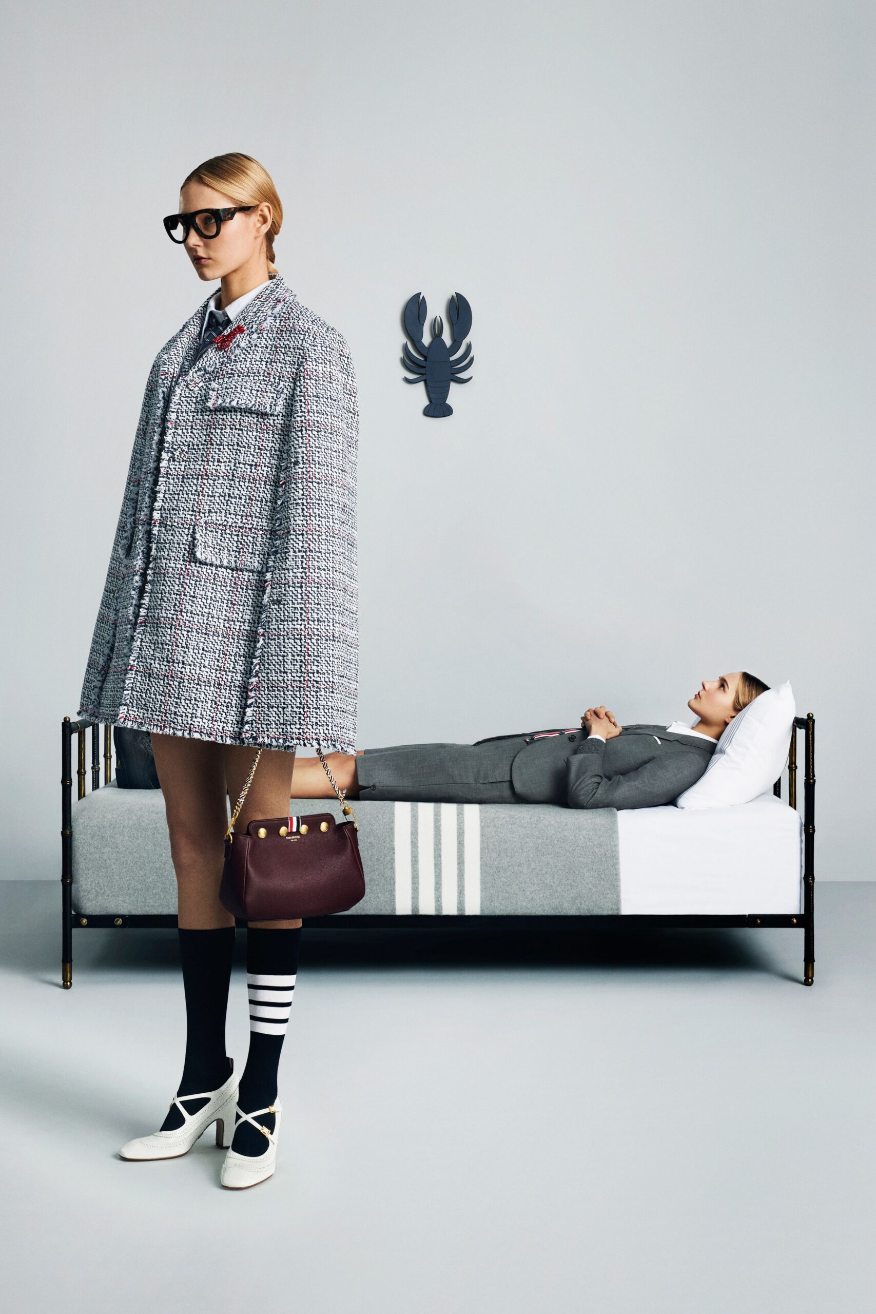 gray tweed long-sleeve collared oversized buttoned short coat