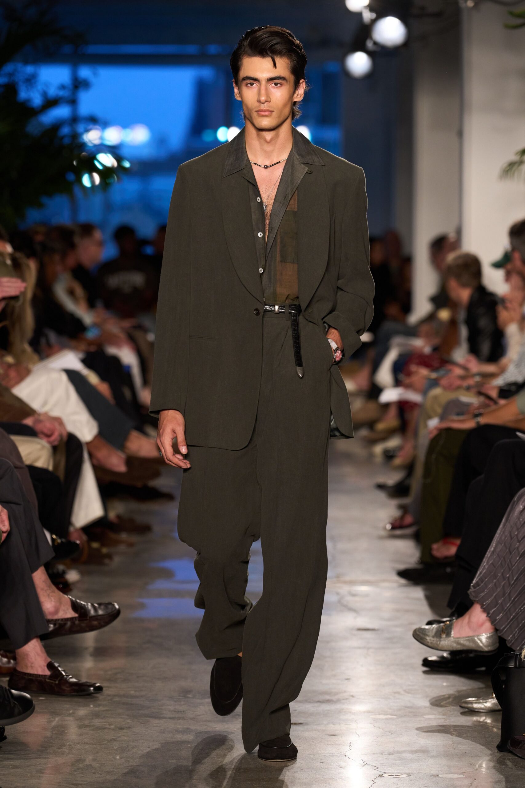 green cotton long-sleeve collared tailored buttoned suit