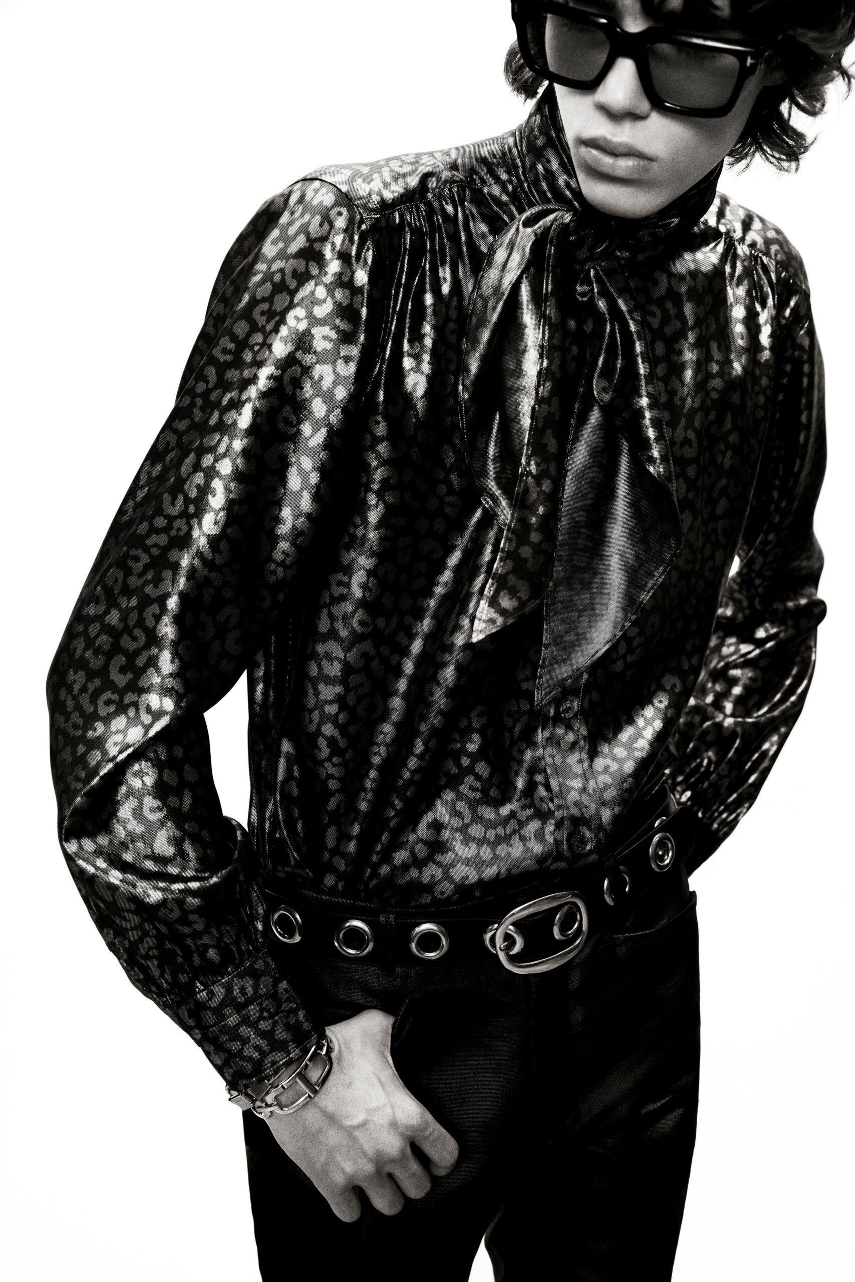 black silk long-sleeve collared fitted printed shiny shirt