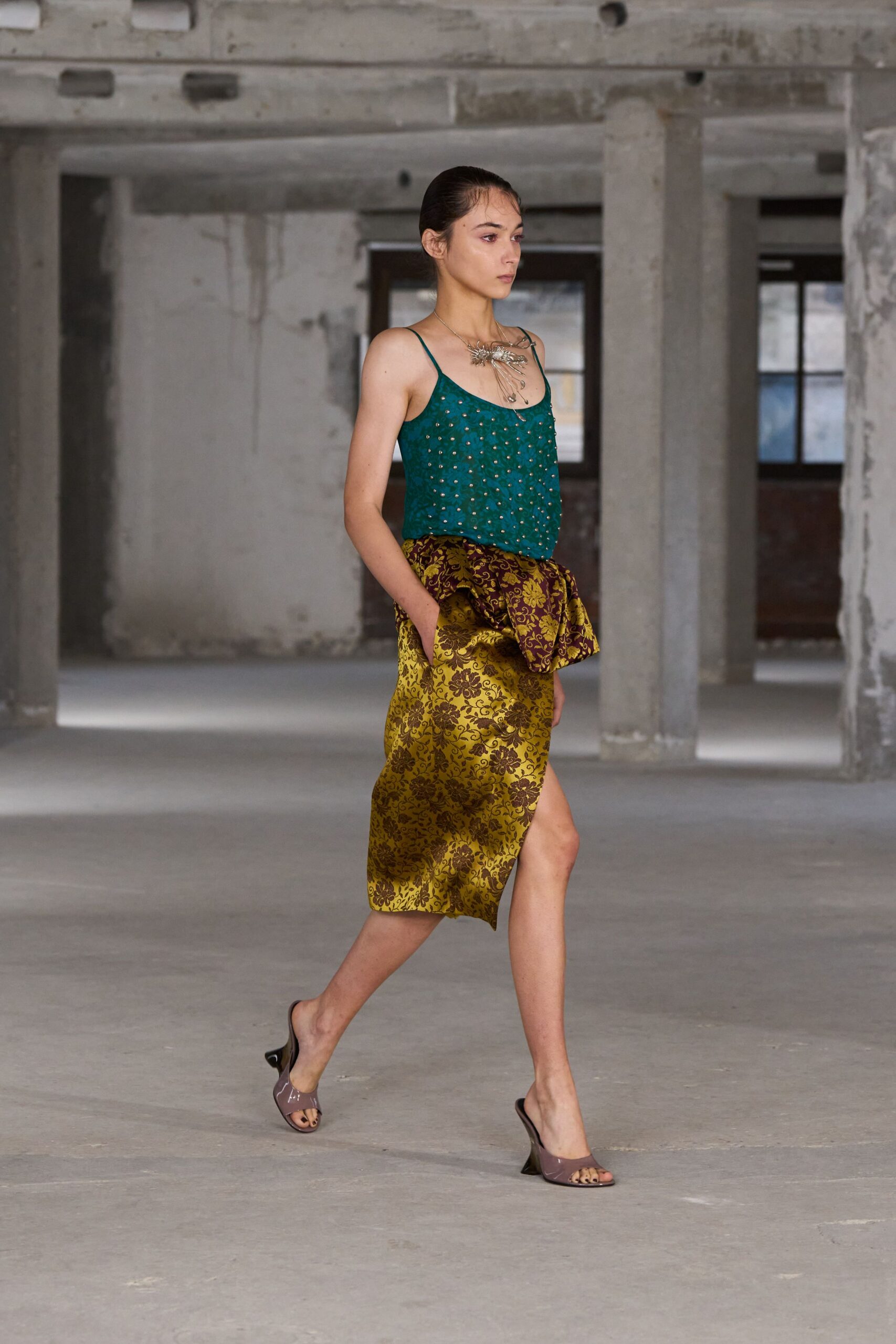 gold silk asymmetric fitted flared printed skirt
