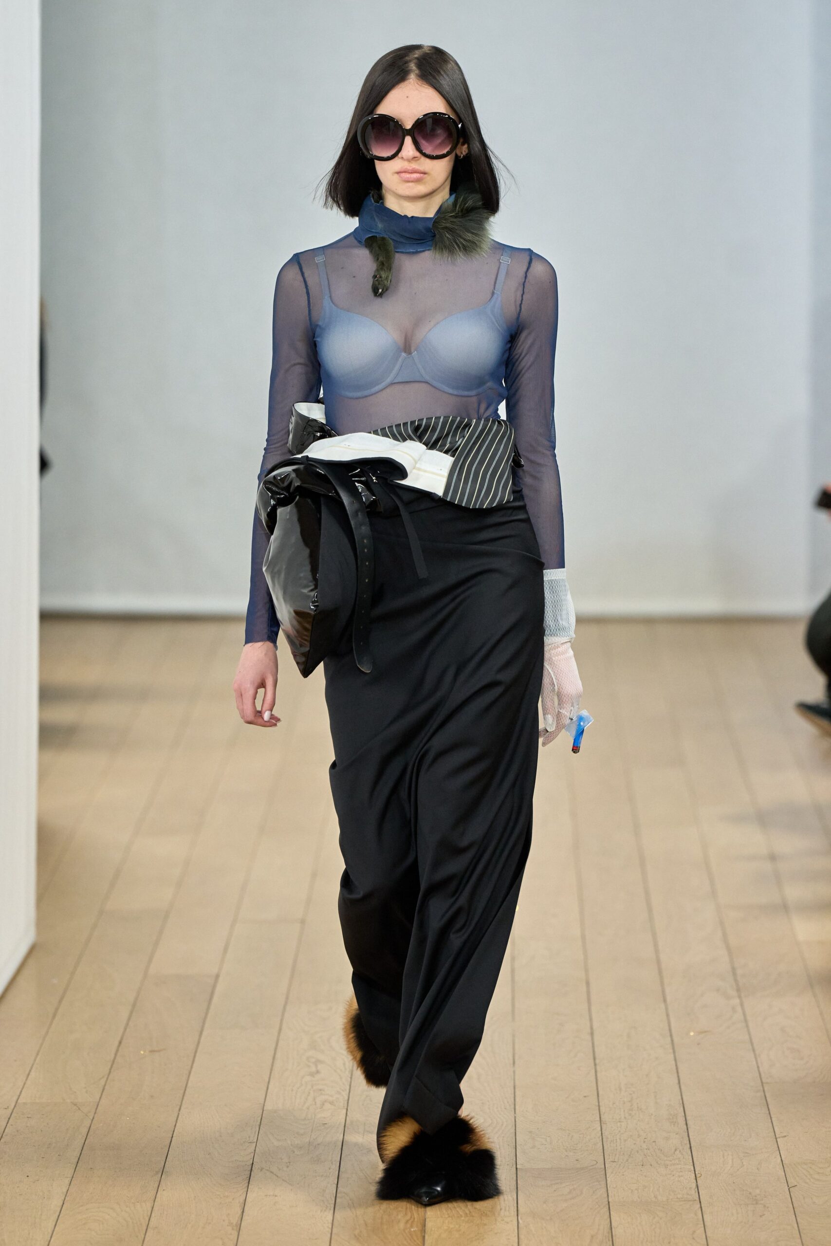 blue mesh top black skirt