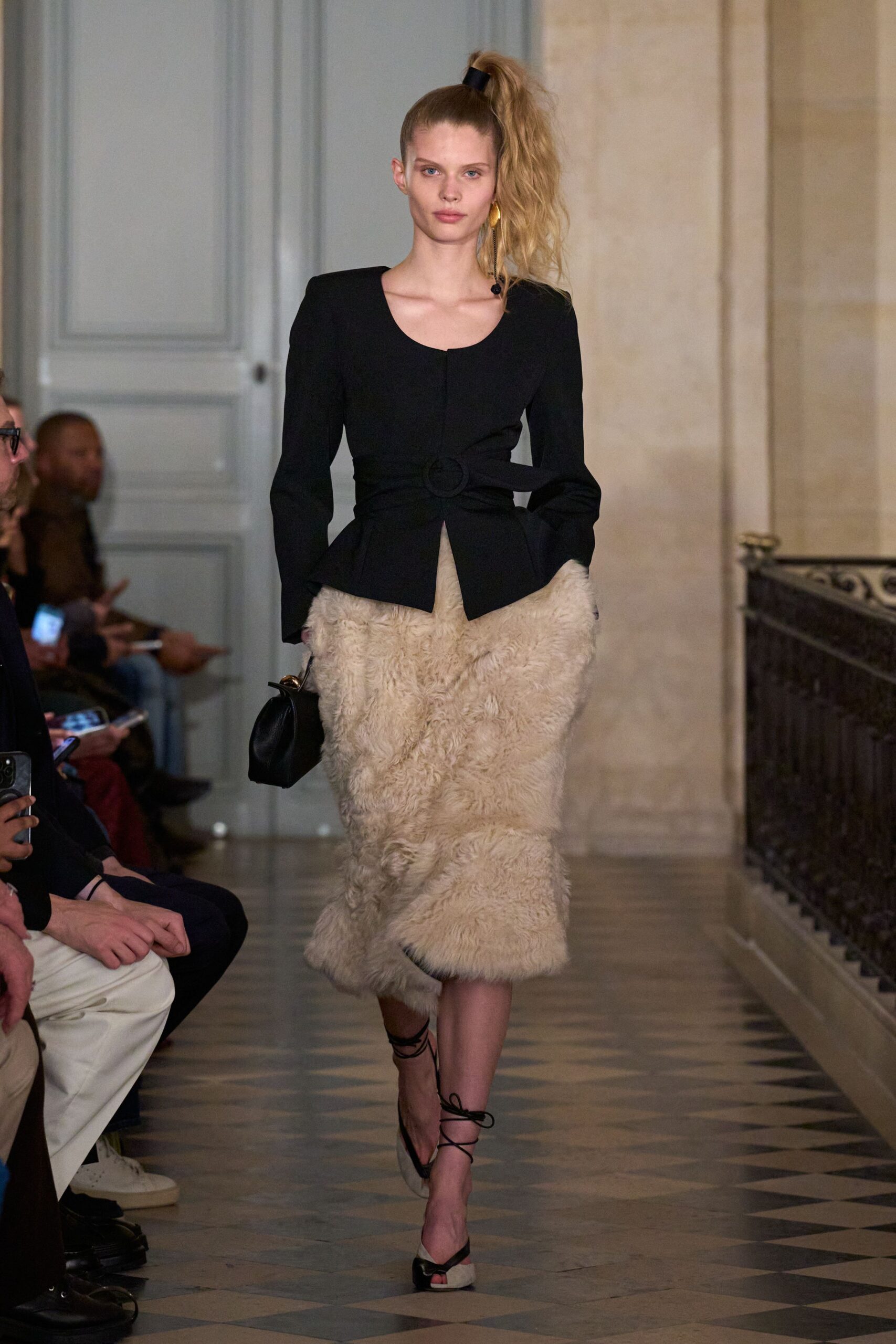 black tailored blazer beige fur skirt