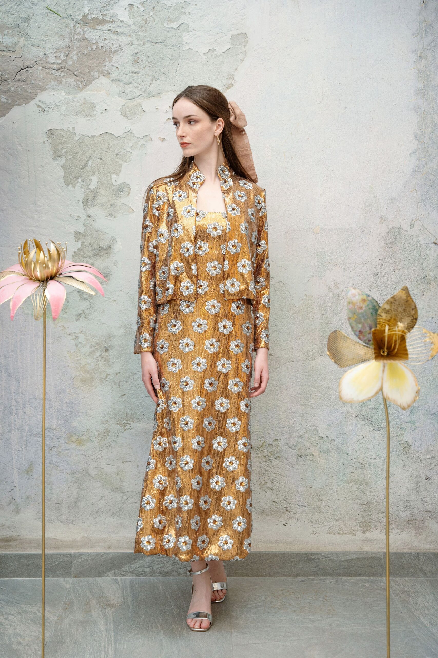 gold silk long-sleeve collared fitted floral buttoned jacket