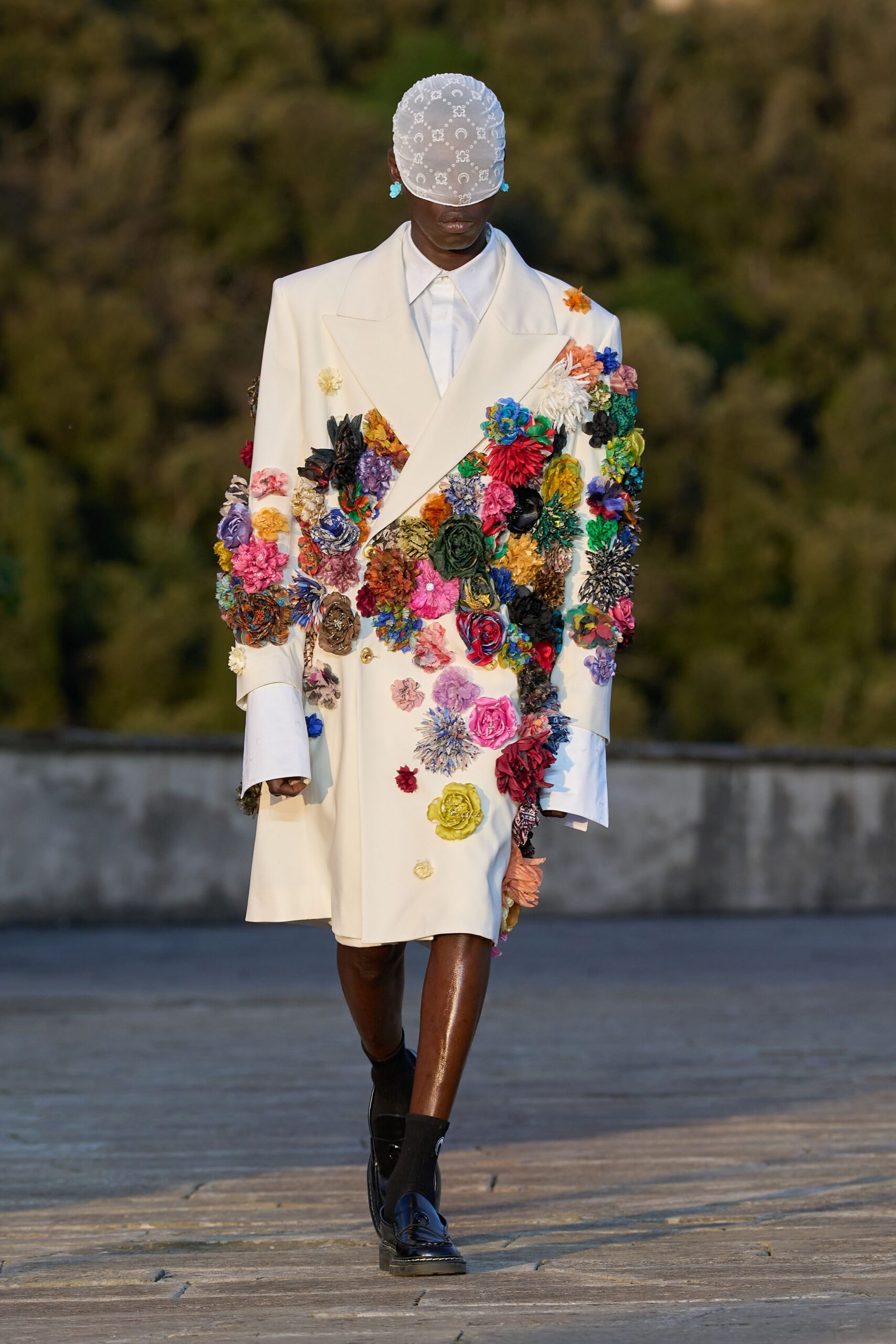 white cotton long-sleeve collared relaxed embroidered coat