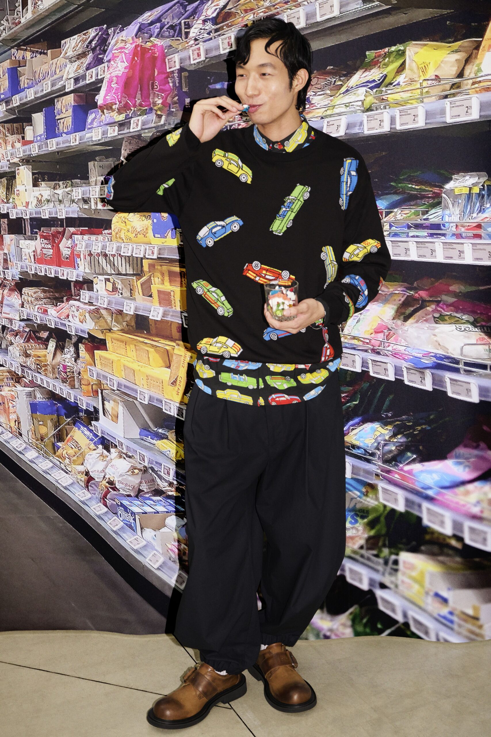 black cotton long-sleeve collared relaxed printed sweater