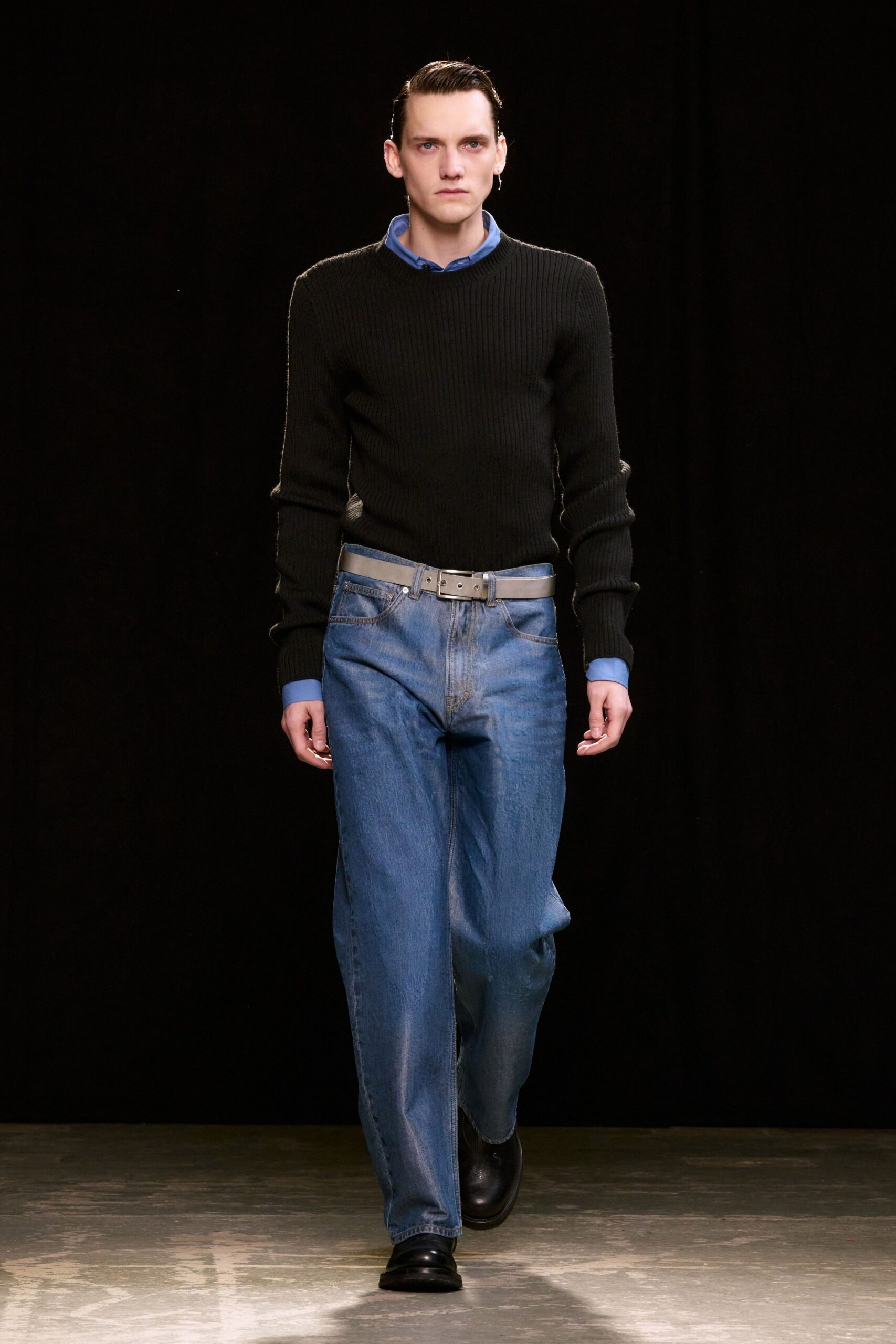 black wool long-sleeve collared fitted ribbed sweater