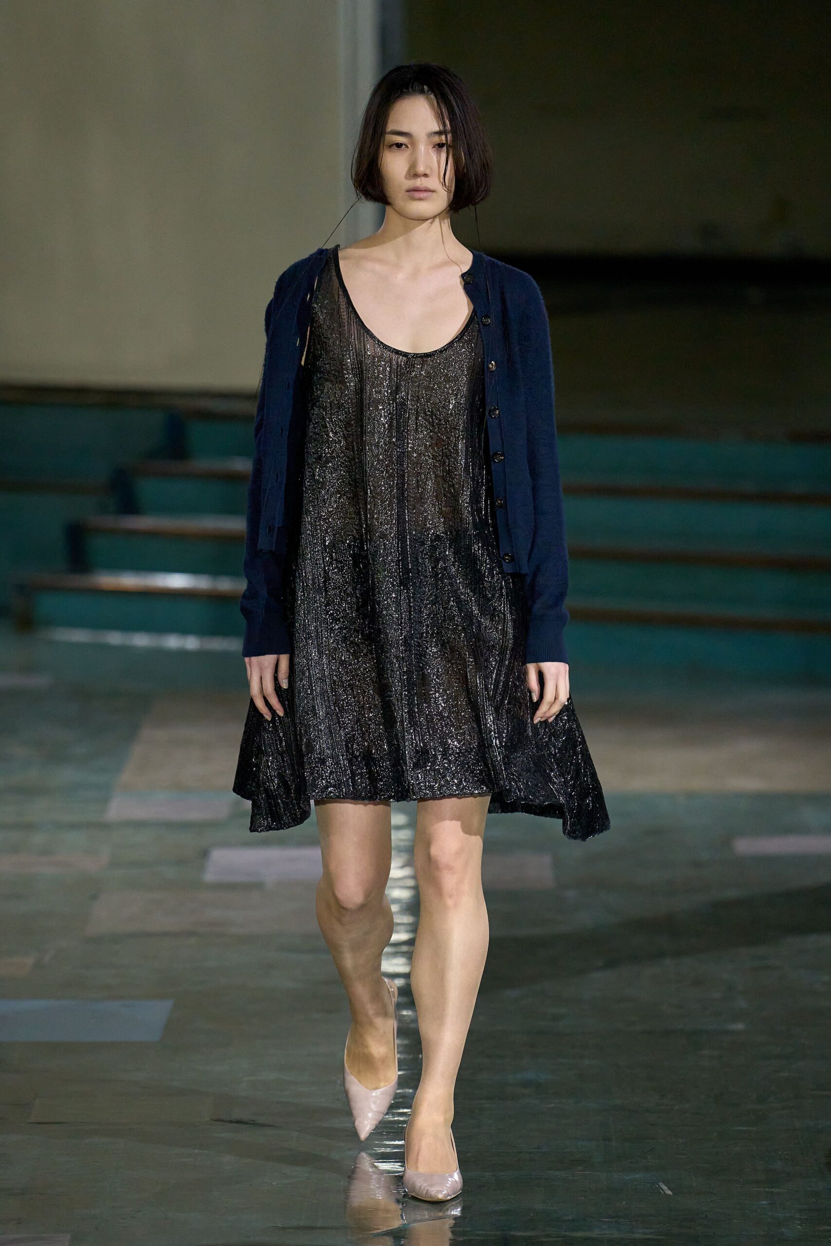 black silk sleeveless v-neck relaxed pleated shiny dress