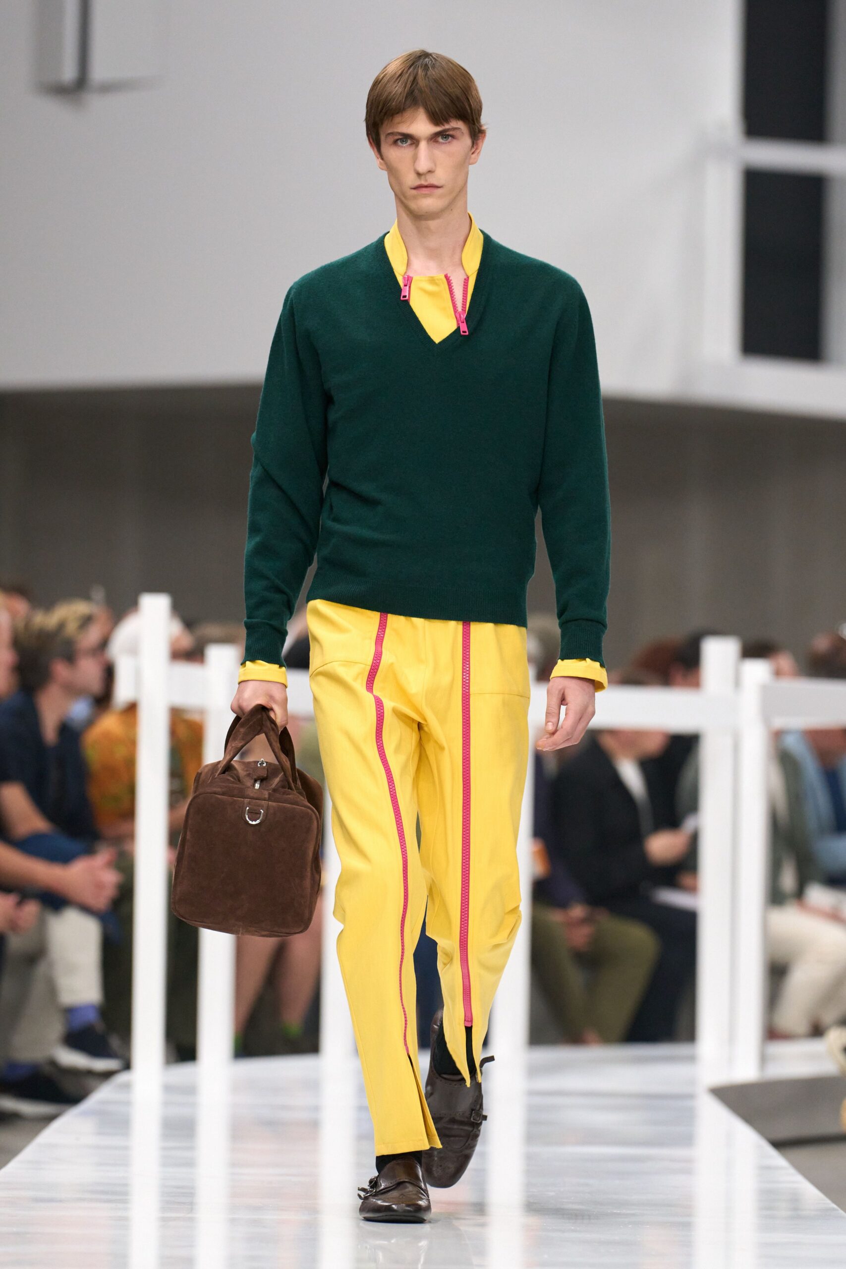 green wool v-neck long-sleeve fitted sweater