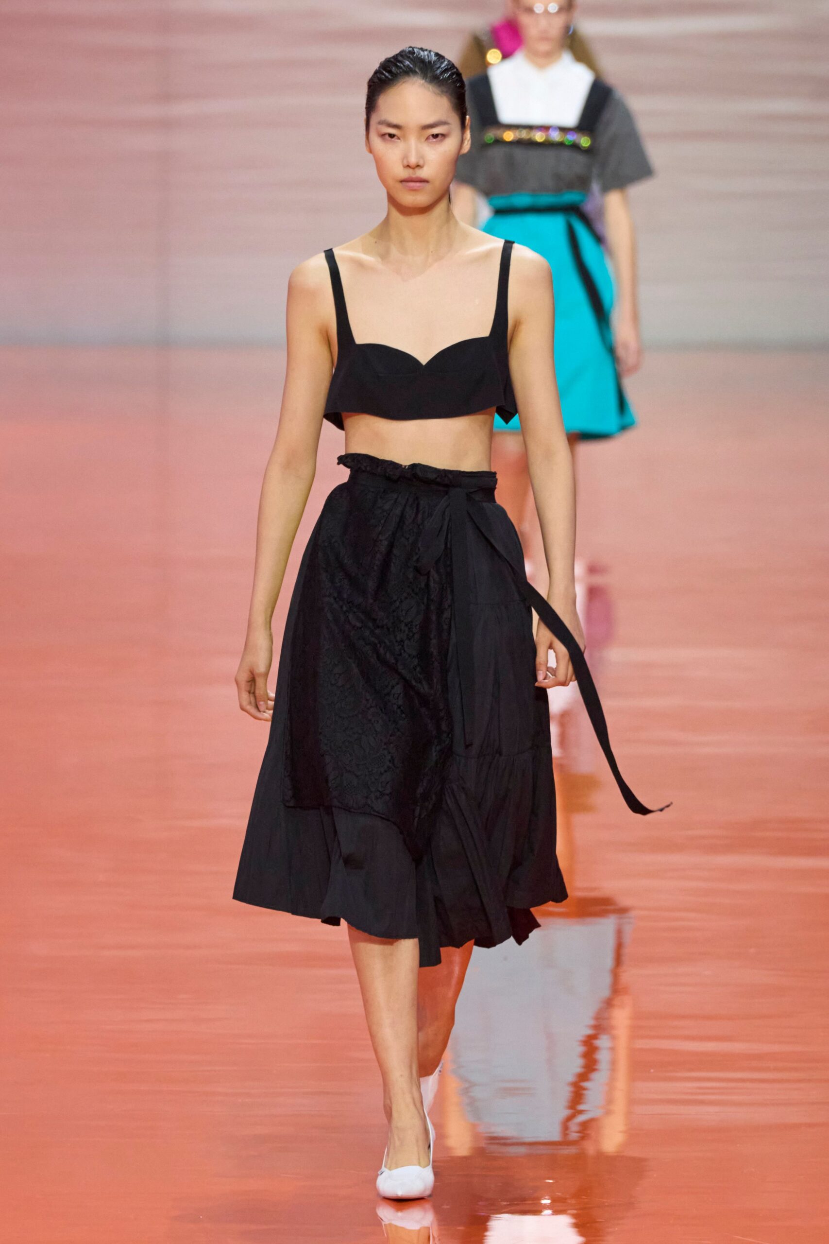 black cotton sleeveless v-neck fitted ruched cropped crop-top