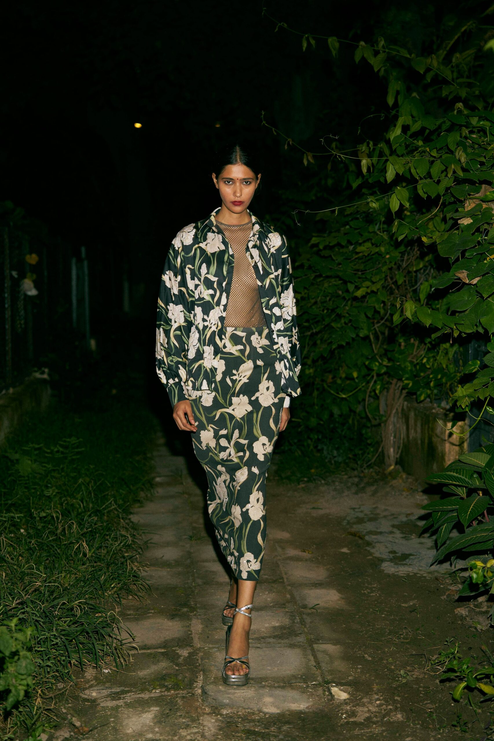 green cotton long-sleeve collared fitted floral jacket