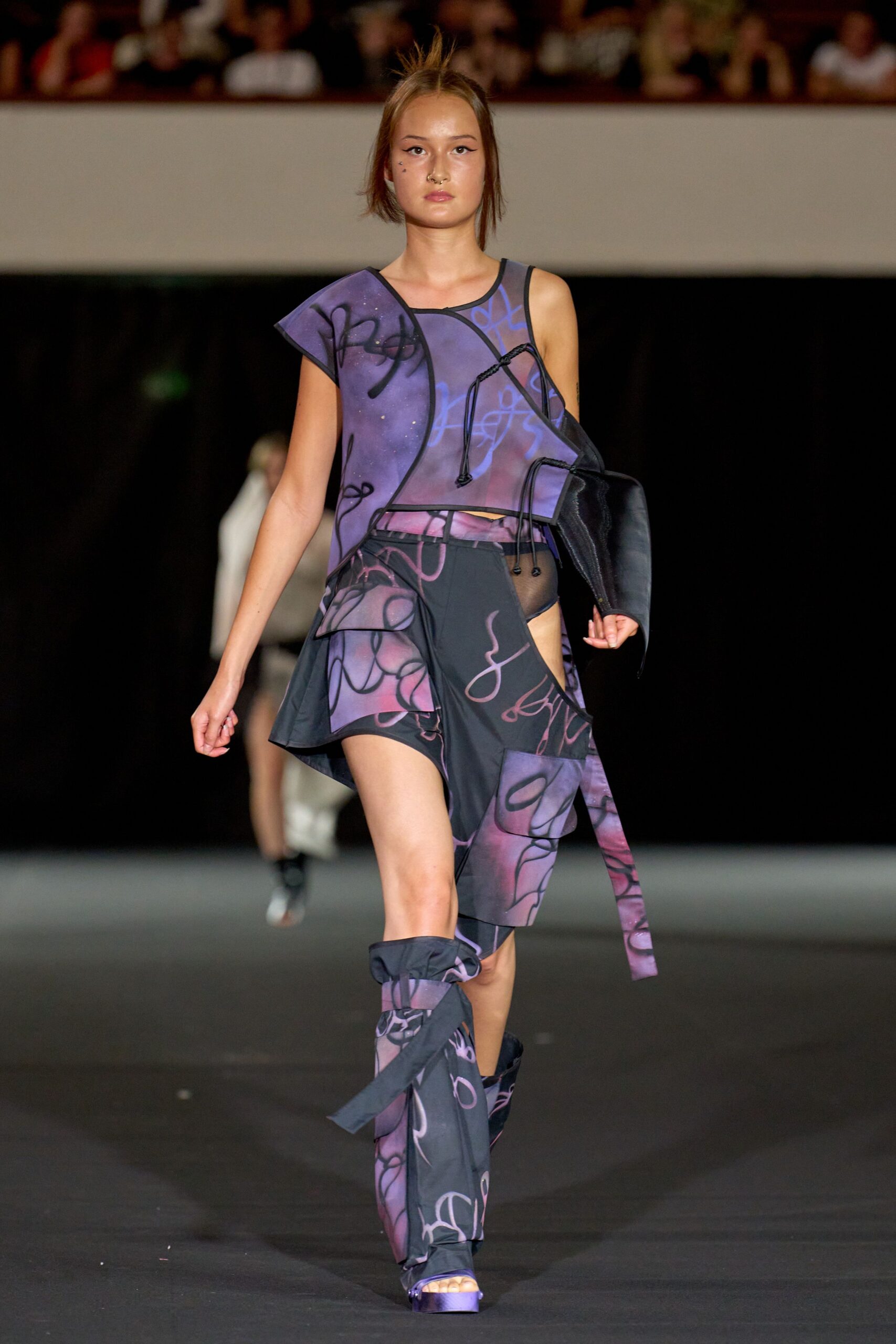 purple cotton sleeveless high-neck fitted printed top