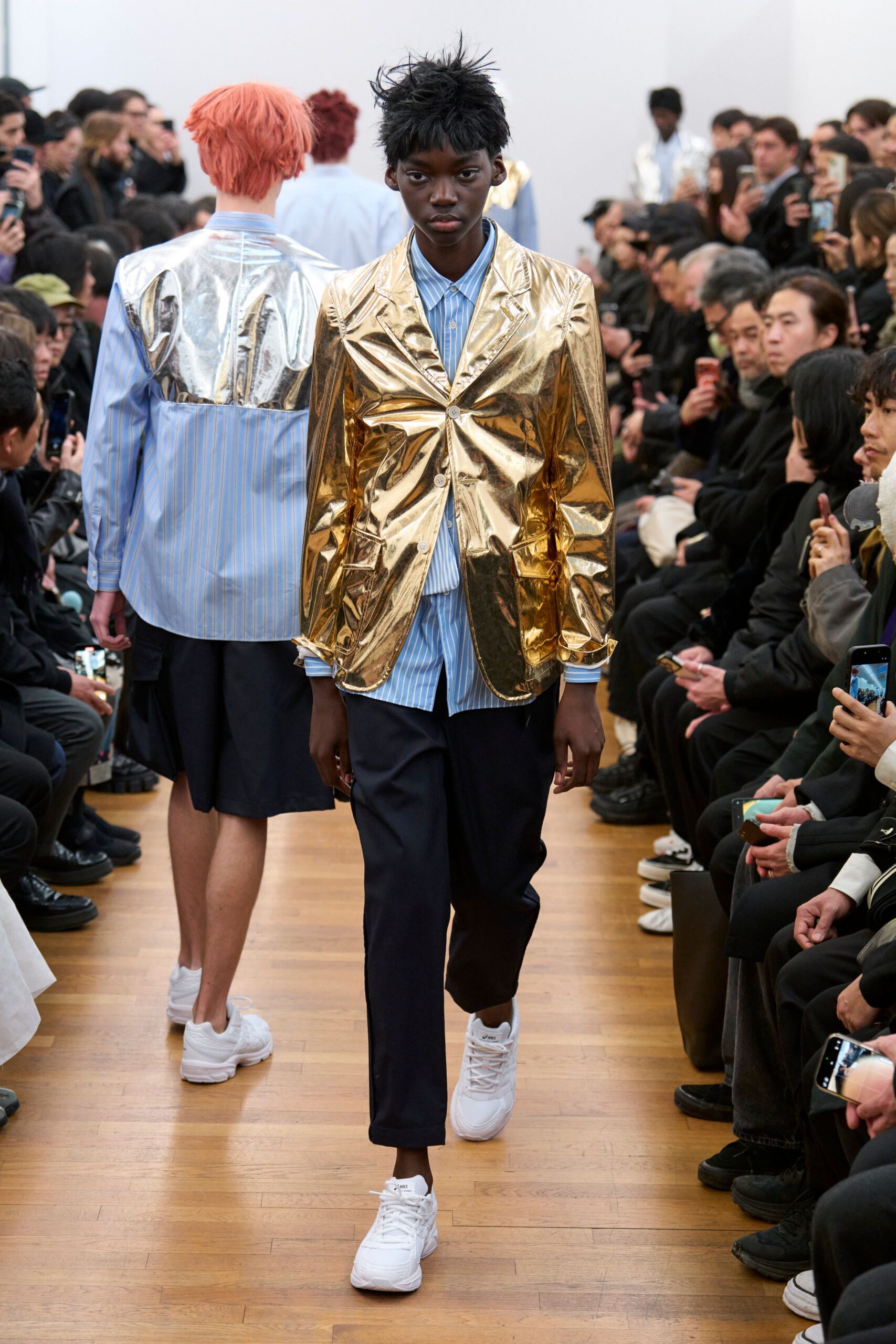 gold metallic long-sleeve collared structured buttoned shiny blazer