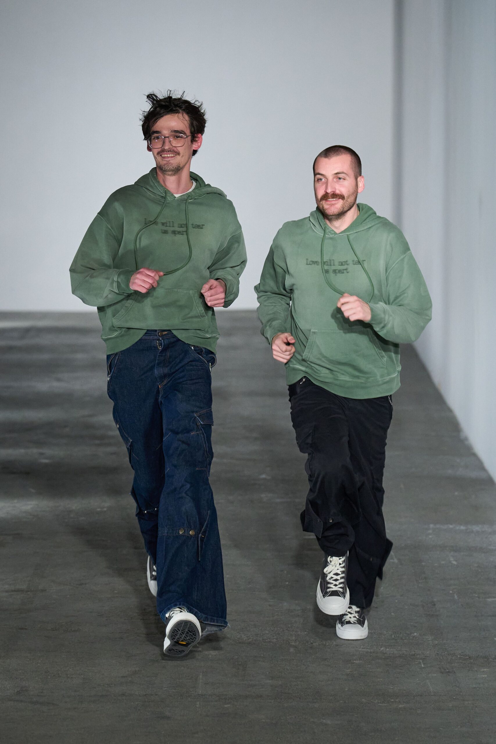 green cotton long-sleeve hooded relaxed hoodie