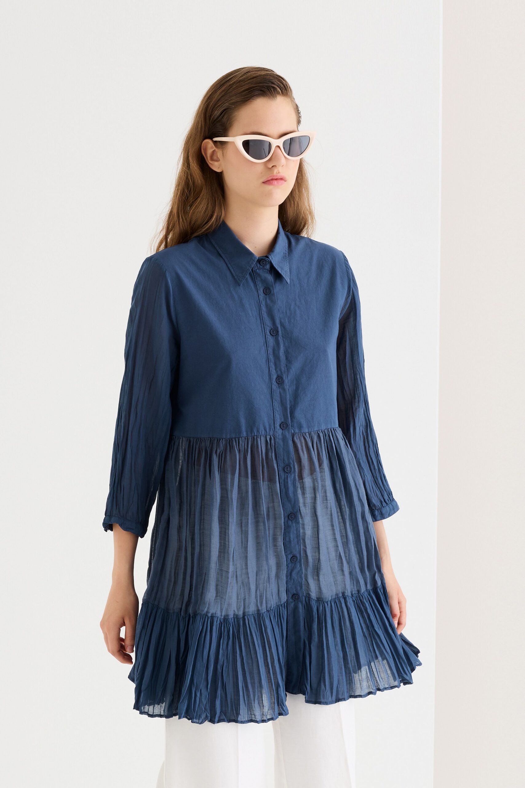 blue cotton long-sleeve collared relaxed pleated mini shirt-dress