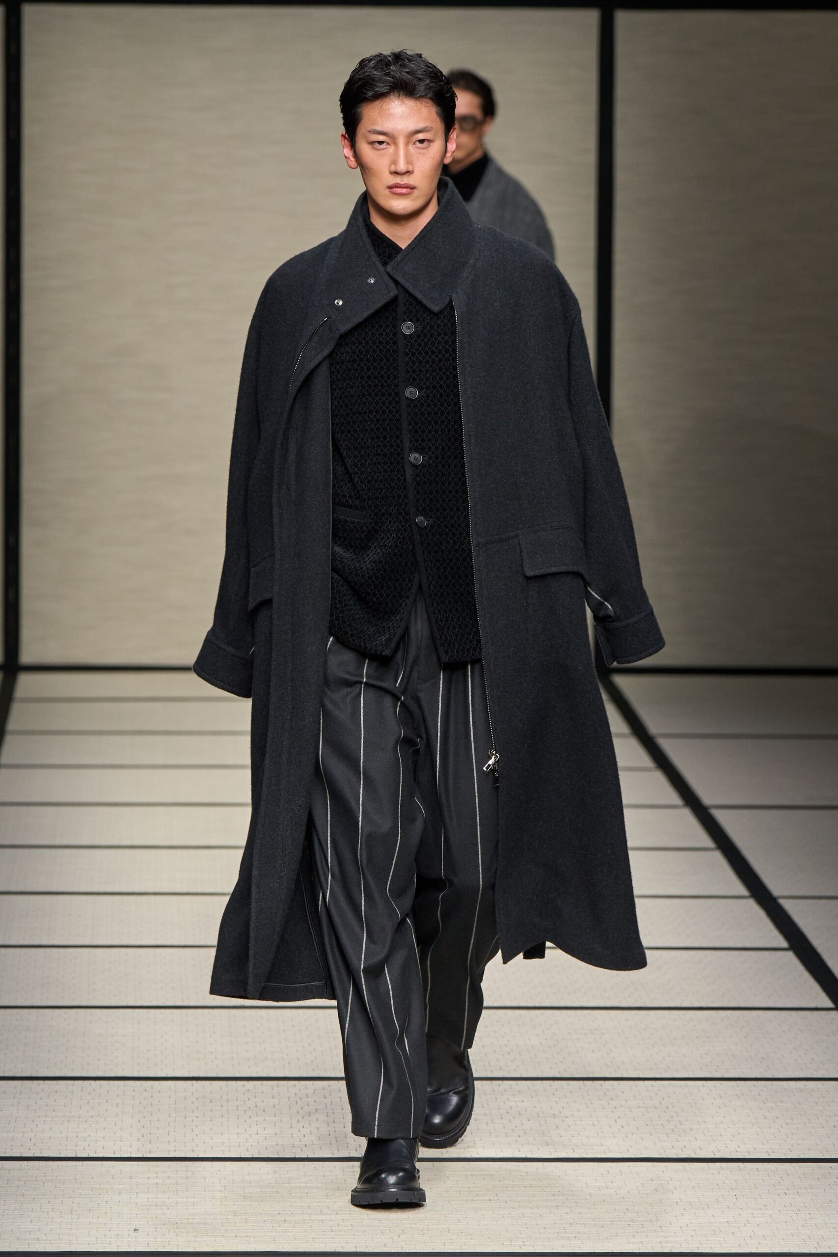 black cotton long-sleeve collared fitted textured shirt
