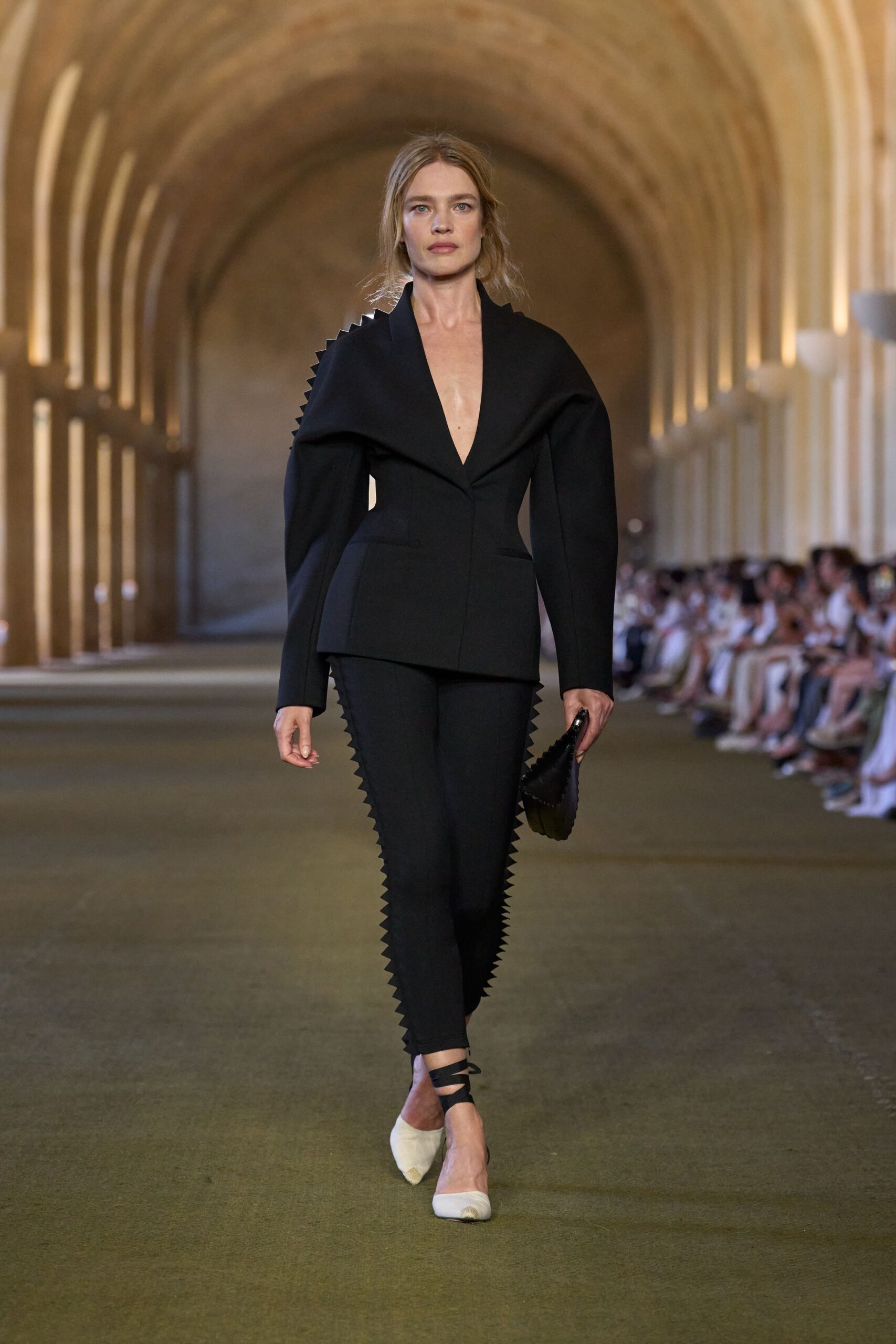 black wool long-sleeve v-neck structured zippered blazer