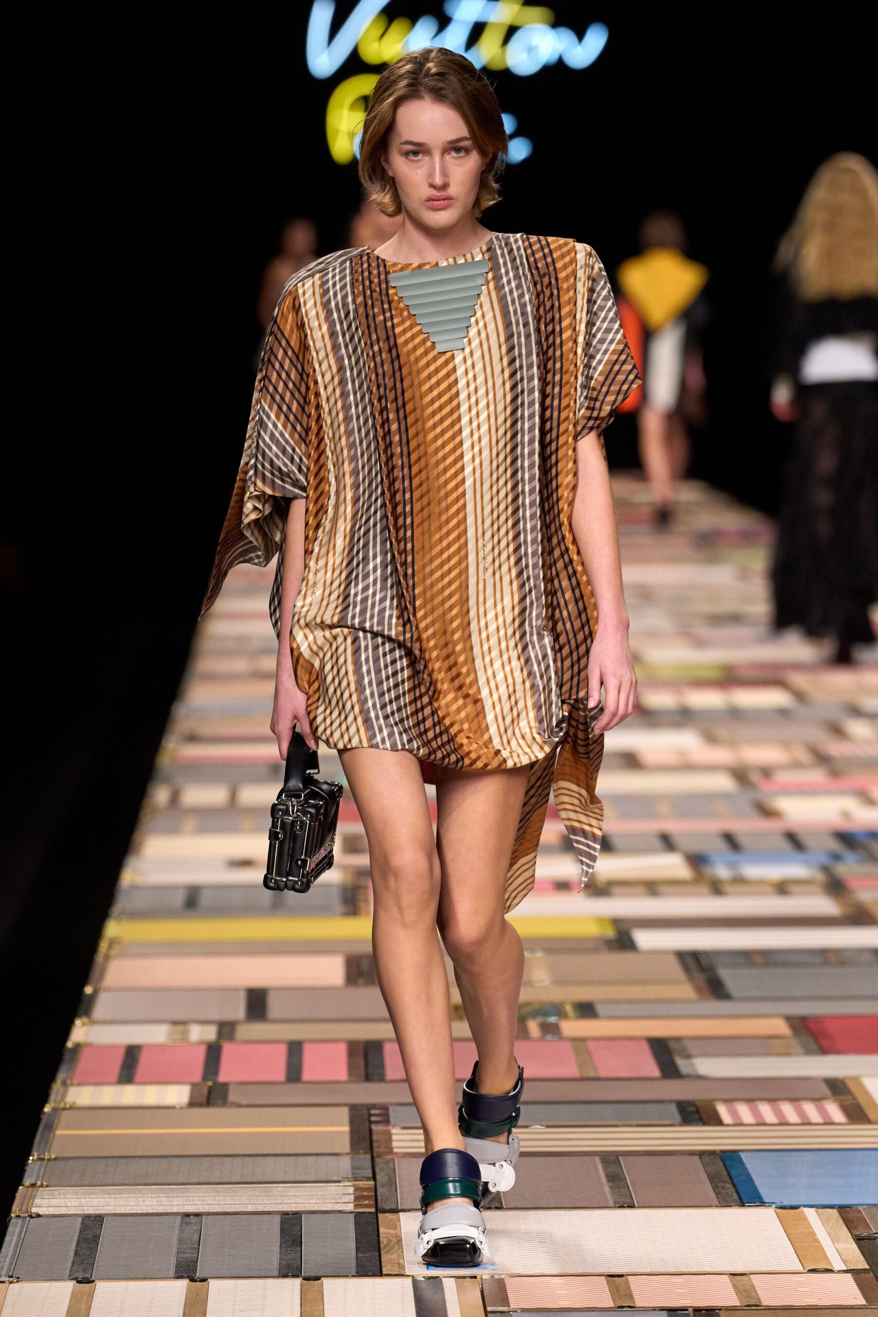 brown cotton sleeveless relaxed striped short poncho