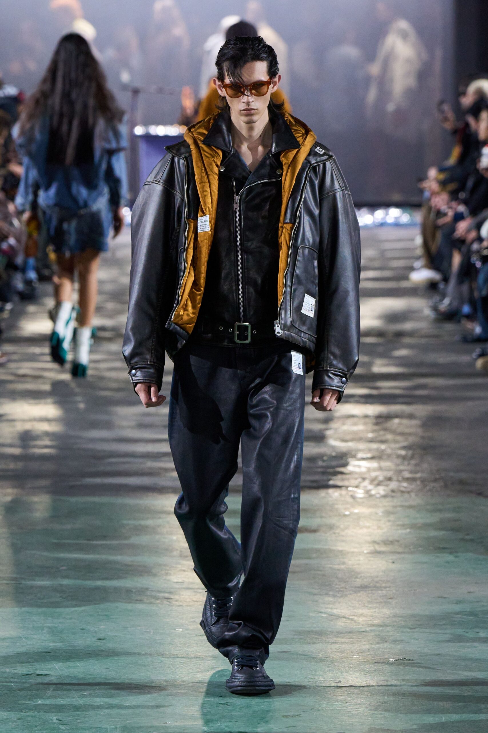 black leather long-sleeve collared oversized zippered jacket