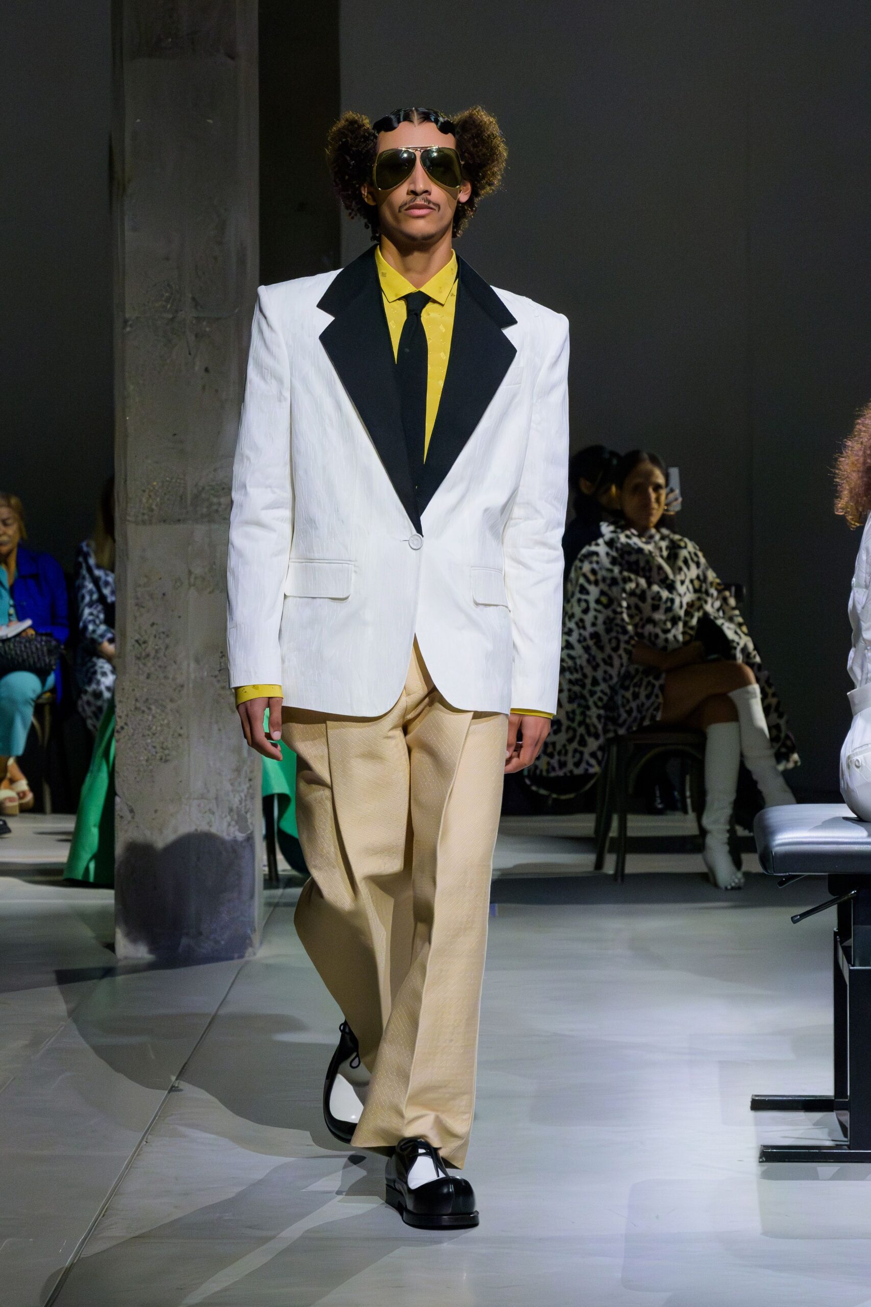 yellow cotton long-sleeve collared fitted shirt