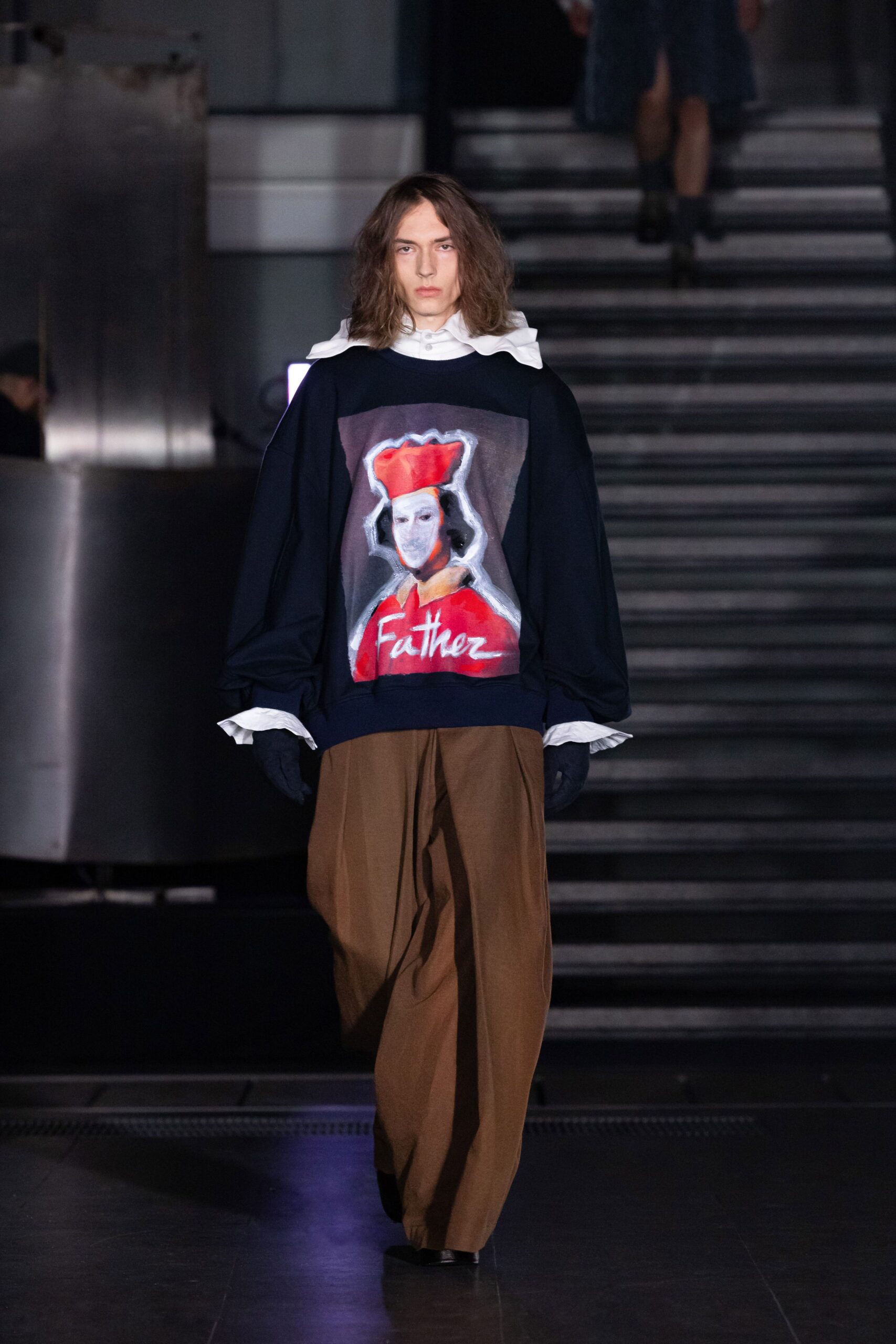 black cotton long-sleeve collared oversized printed sweater