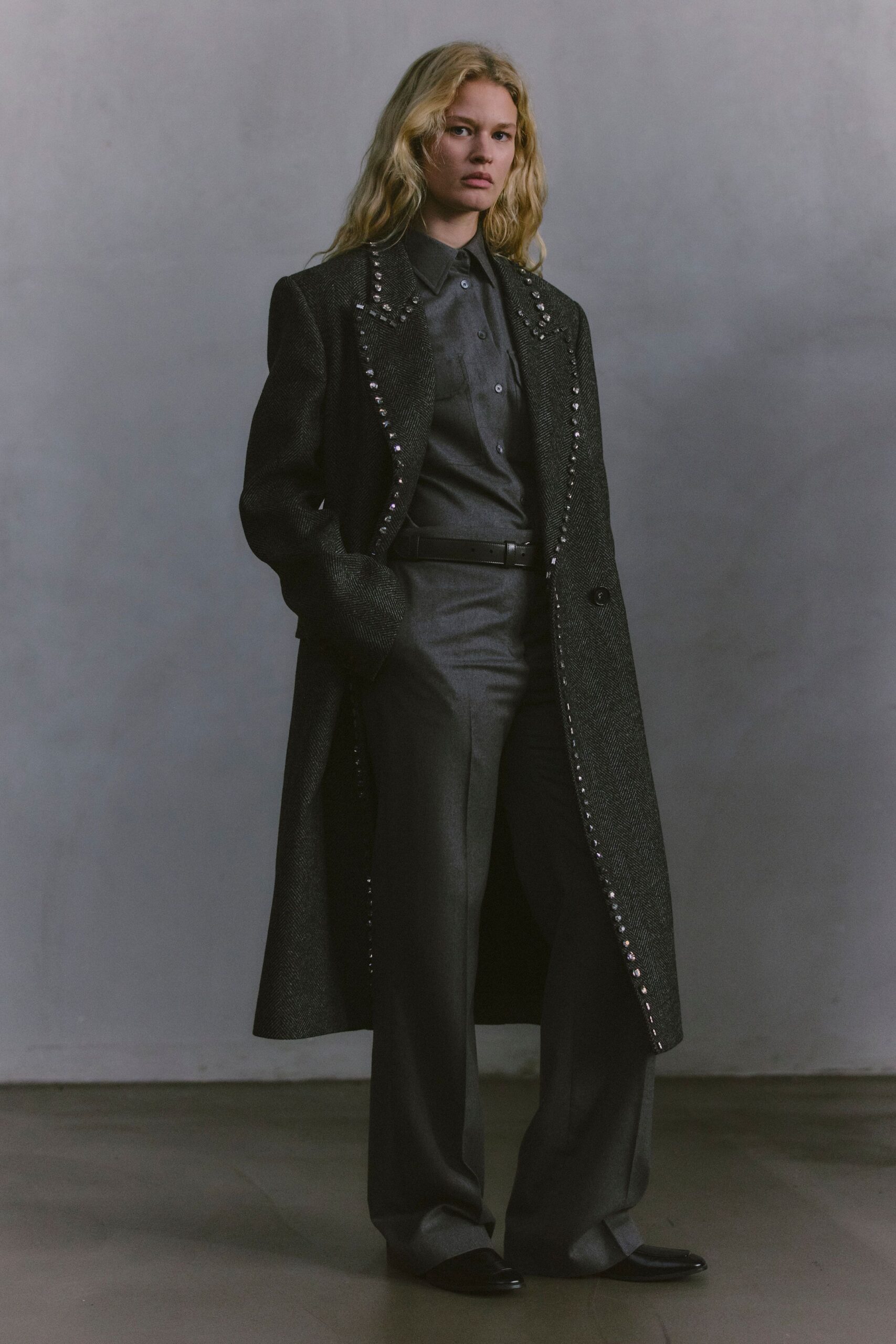 gray wool long-sleeve collared structured buttoned coat