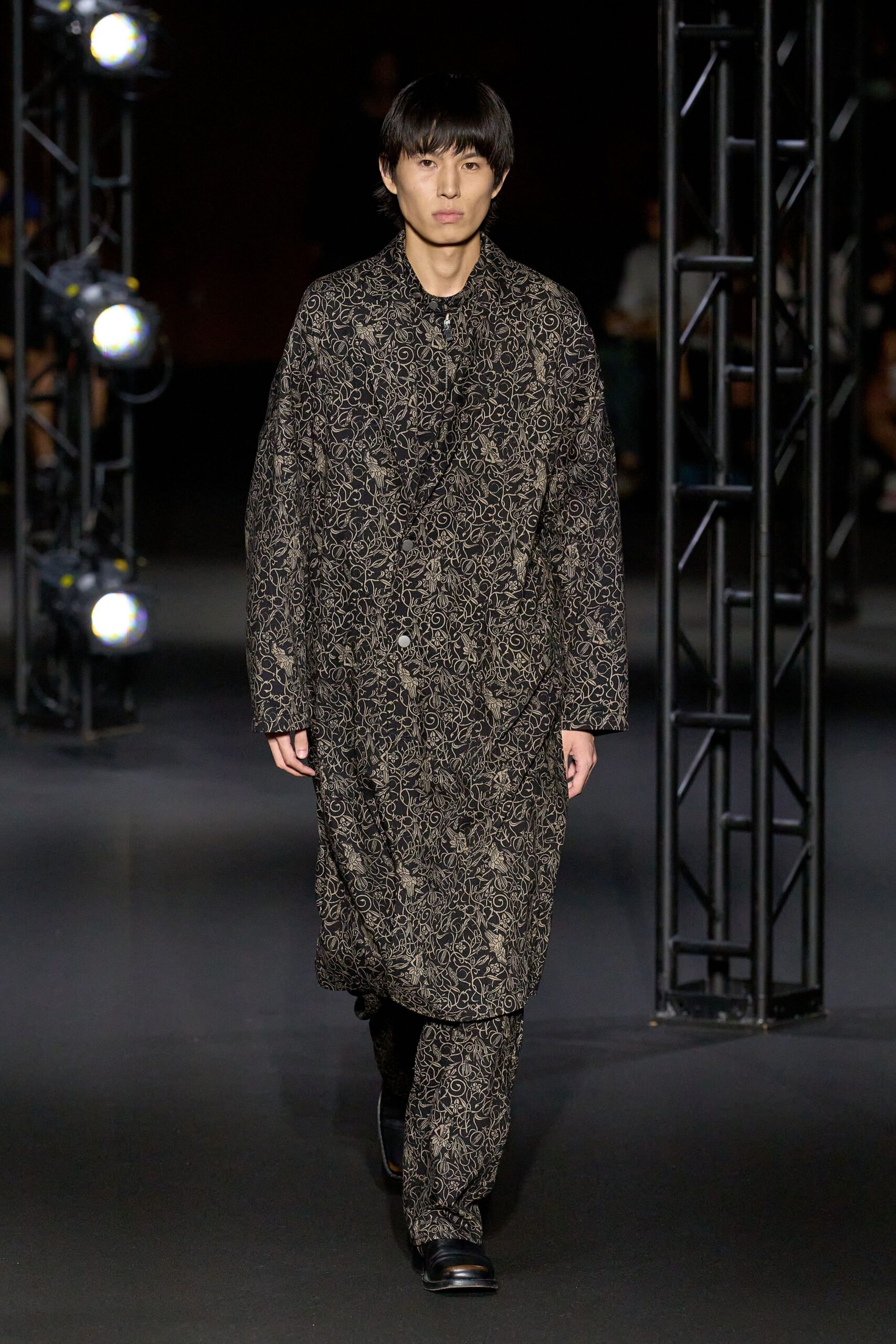 black cotton long-sleeve collared relaxed printed maxi coat