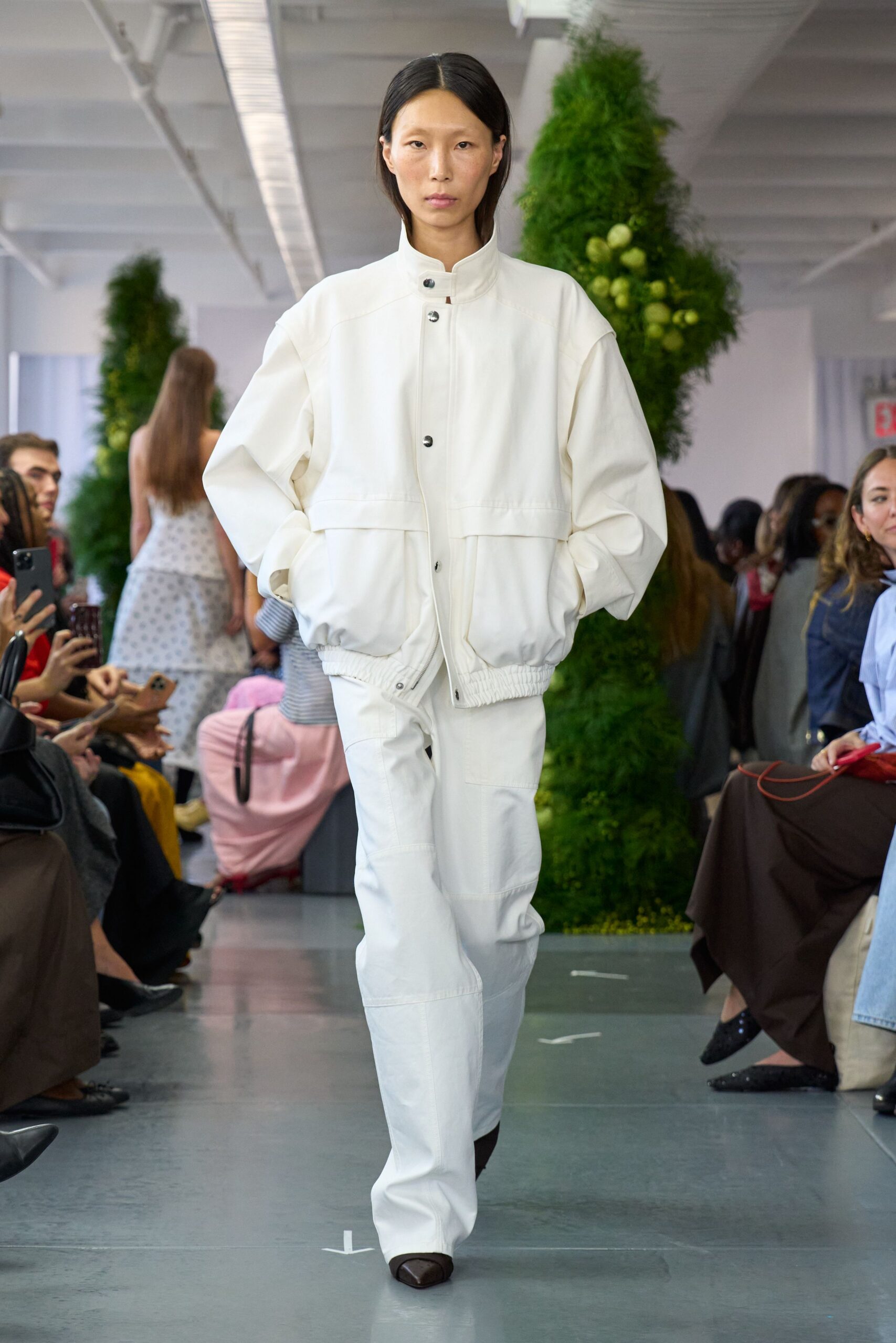 white cotton long-sleeve collared oversized jacket