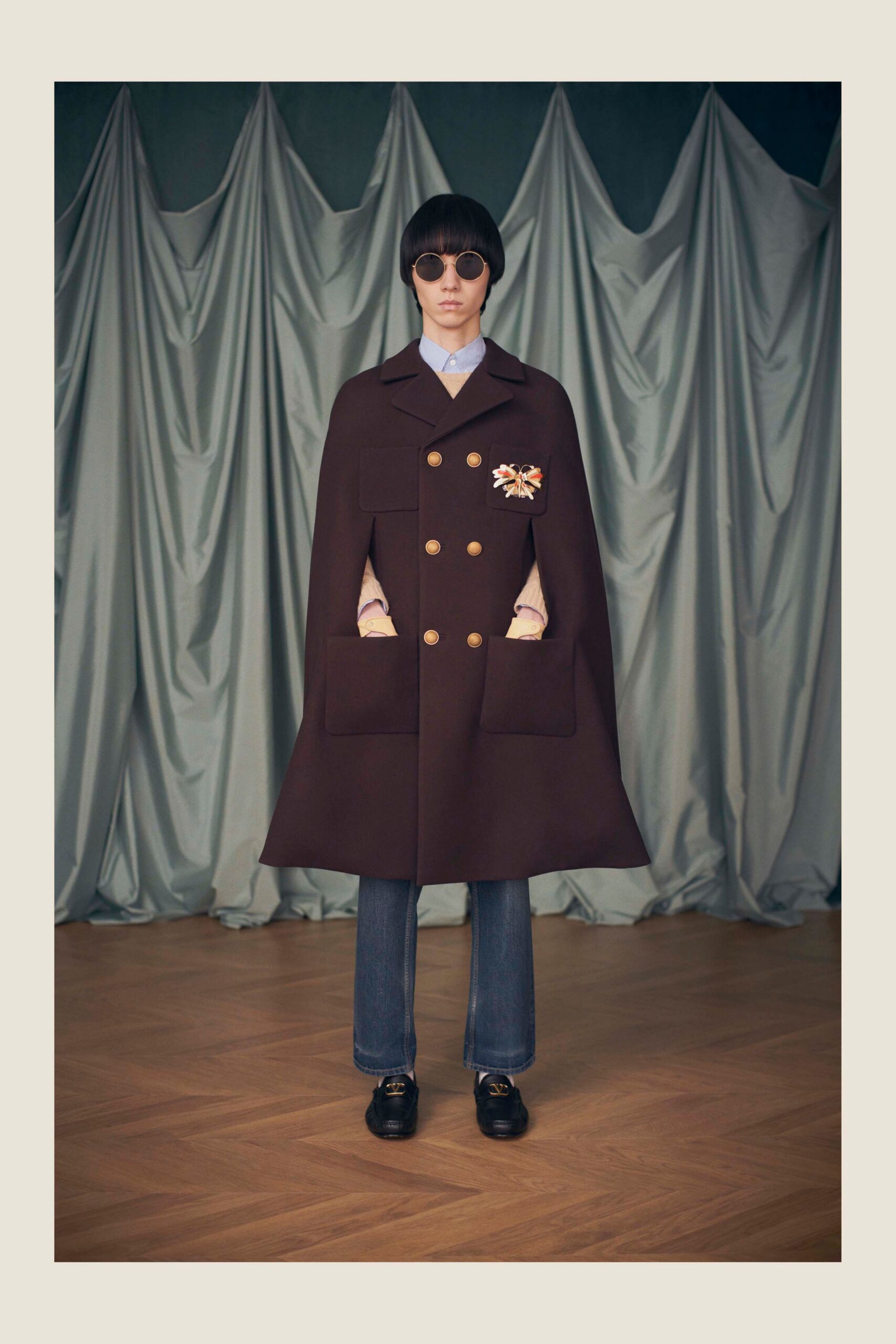 brown wool long-sleeve collared structured buttoned pockets cape