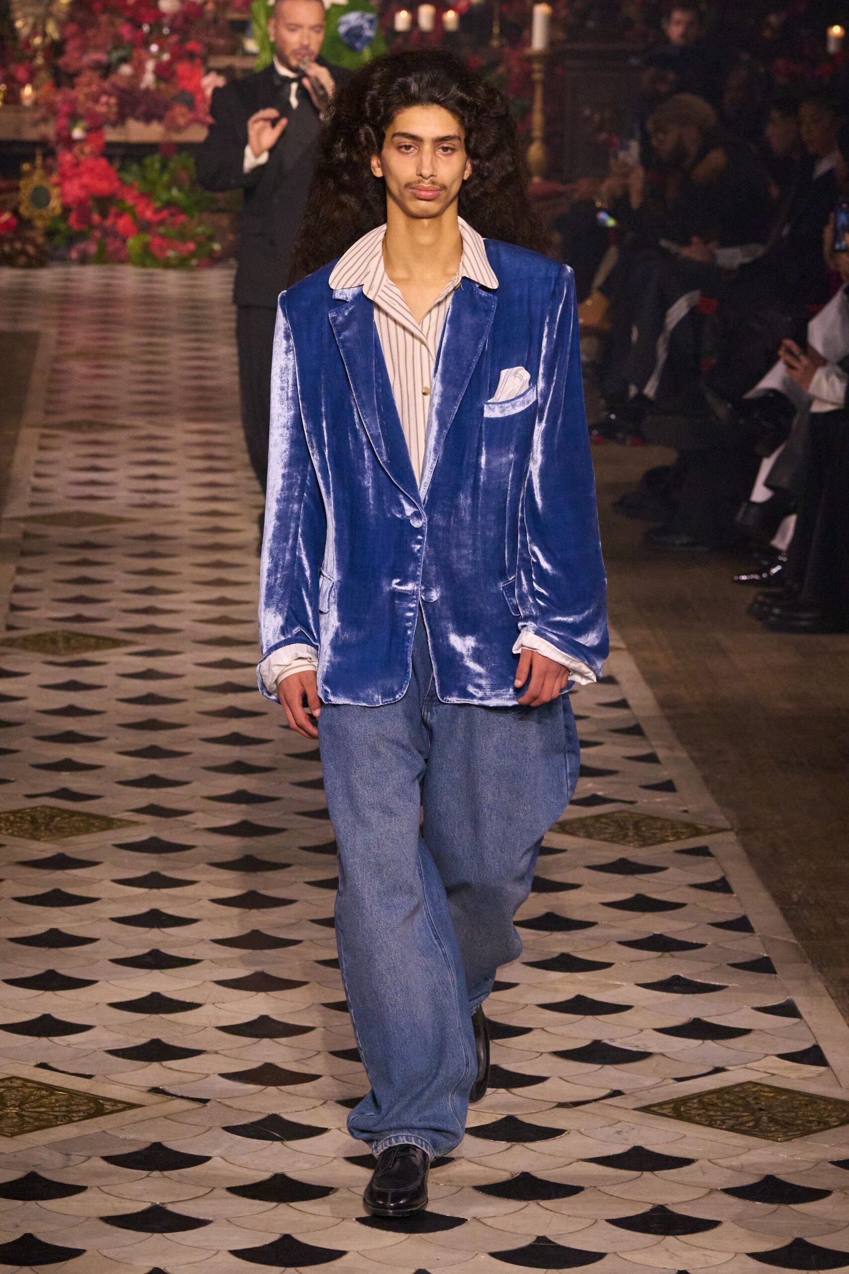 blue velvet long-sleeve collared tailored shiny blazer