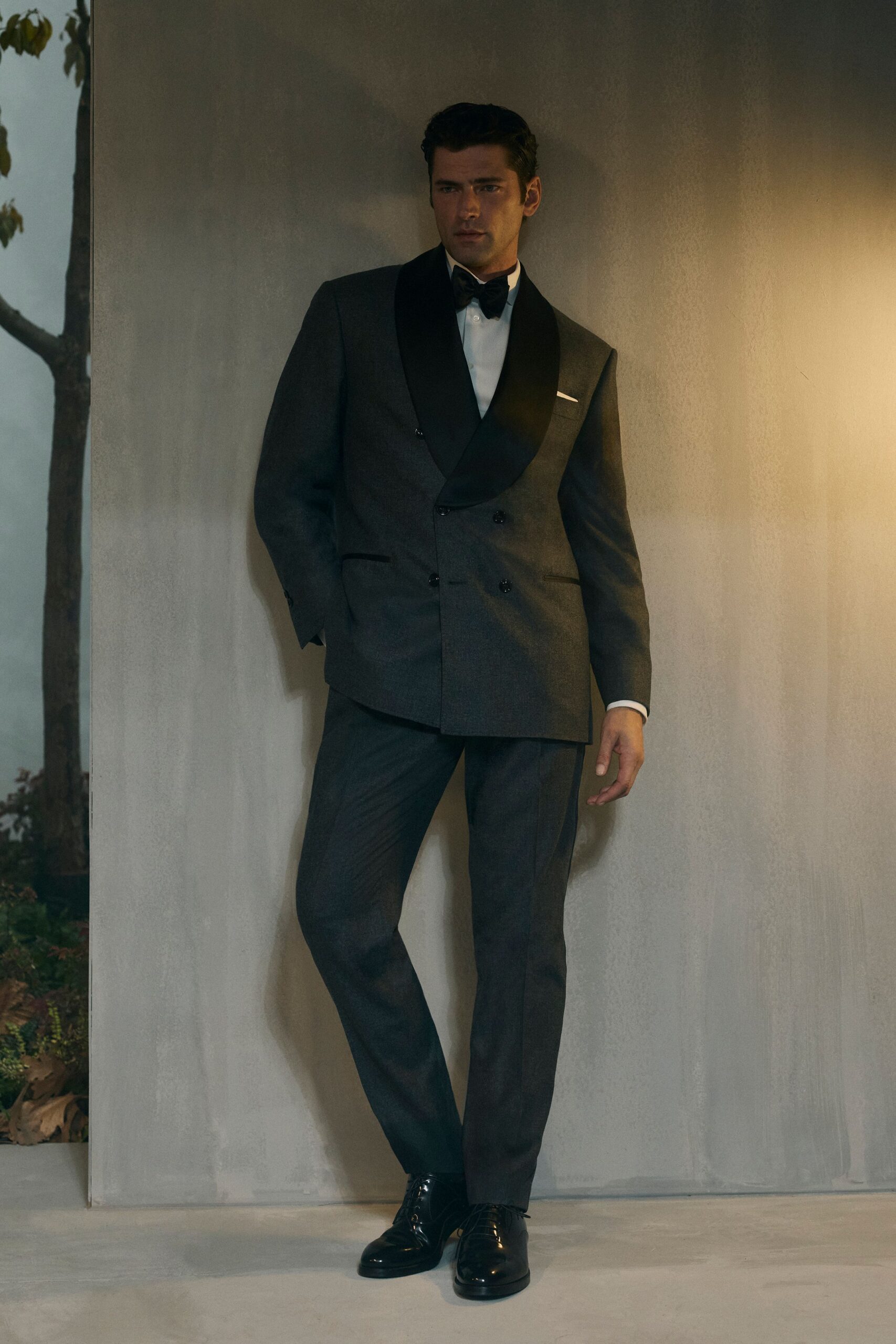 gray wool long-sleeve collared tailored buttoned suit