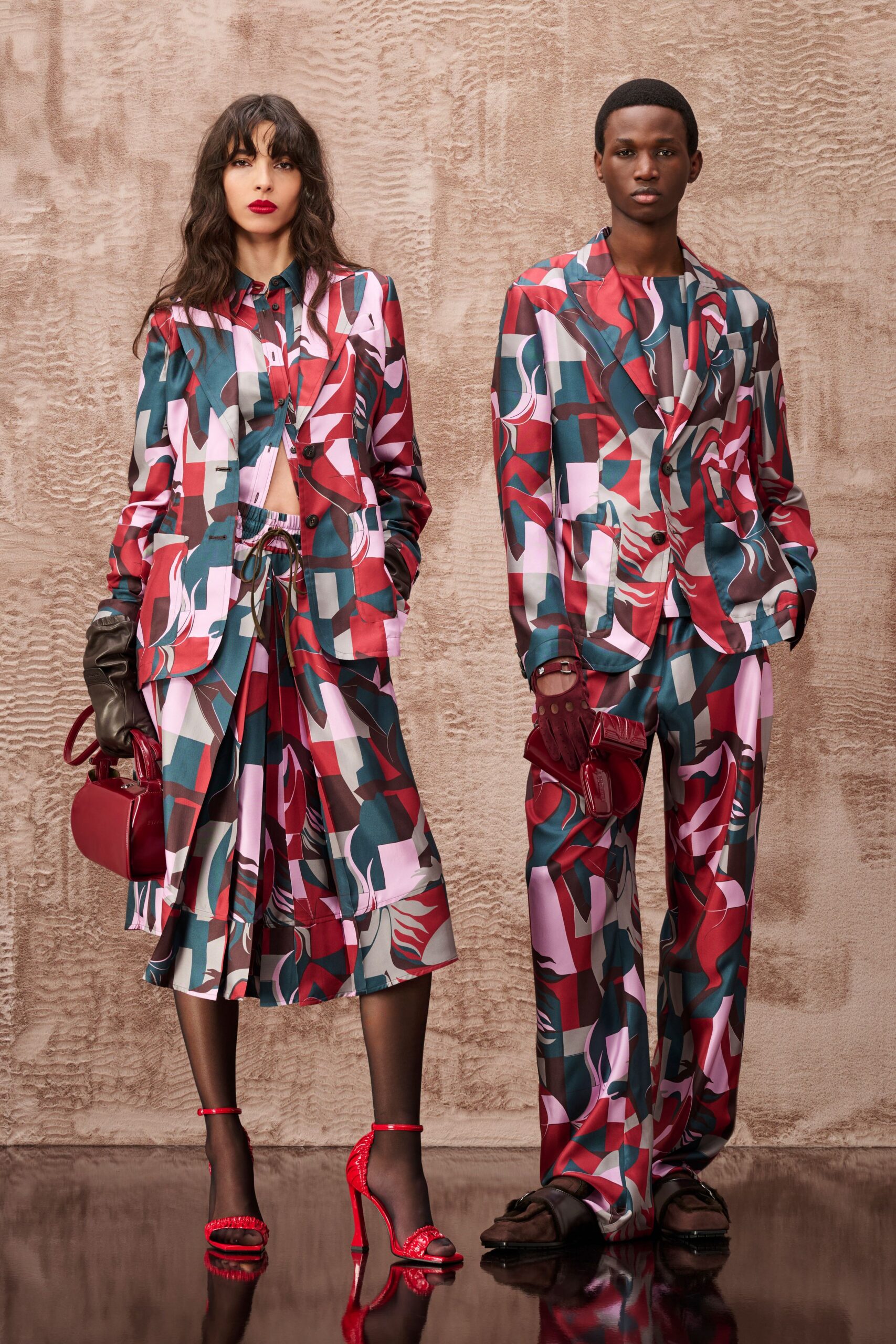 red long-sleeve collared tailored printed blazer