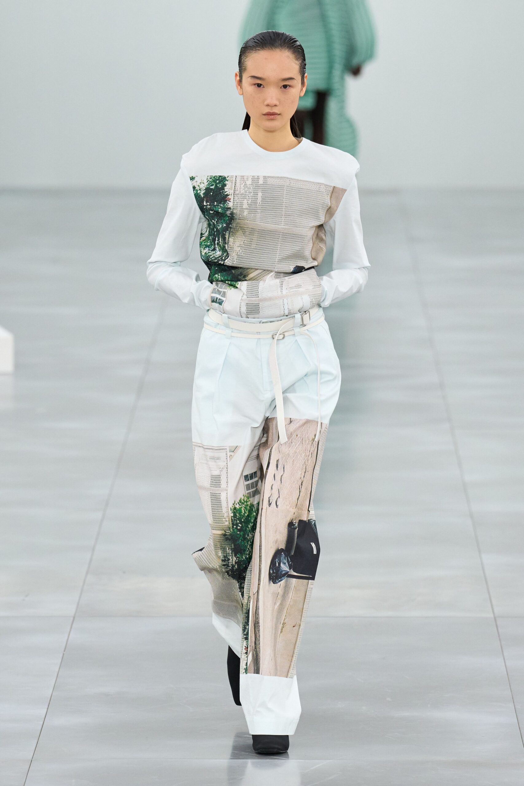 white cotton fitted printed pants