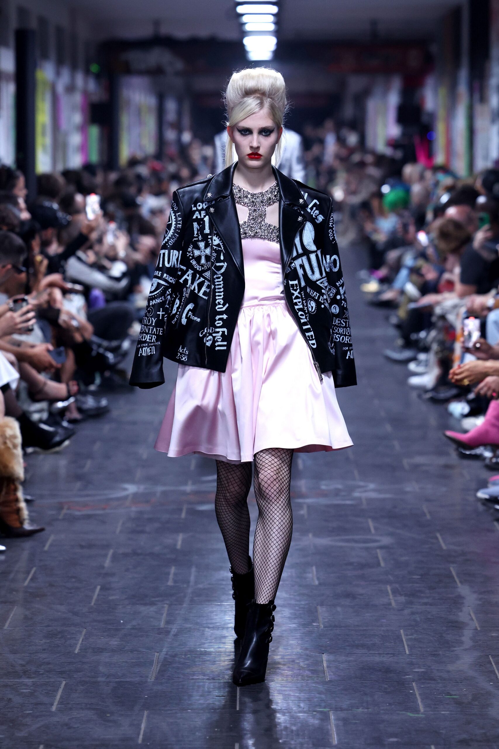 black leather long-sleeve collared fitted embroidered jacket