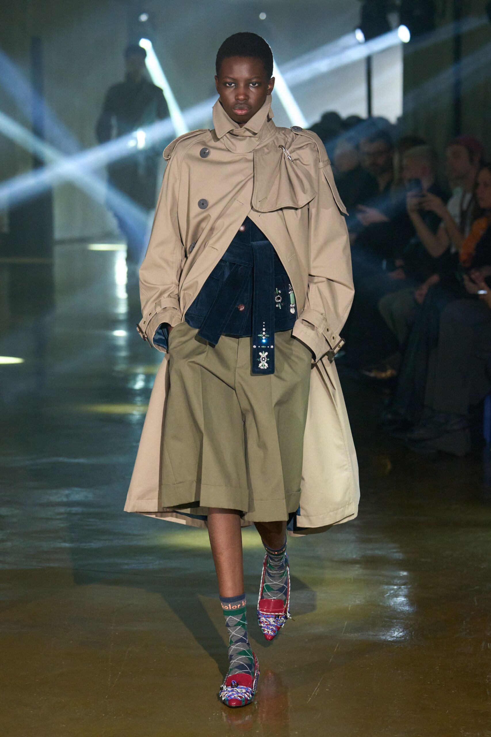 beige cotton long-sleeve collared structured trench