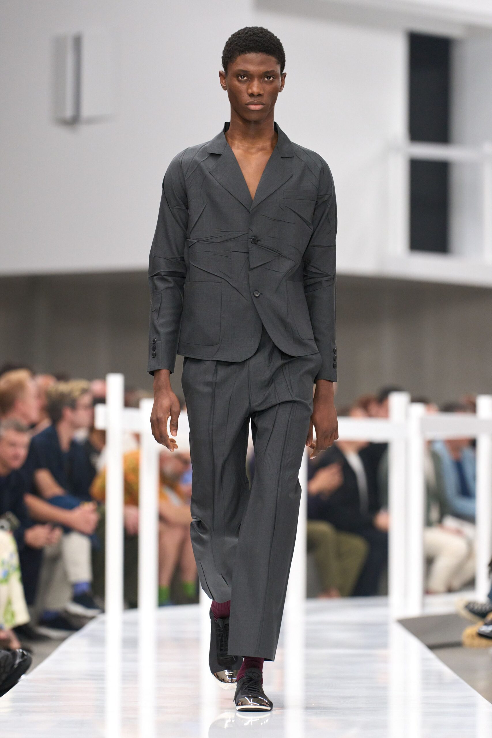gray cotton long-sleeve v-neck tailored buttoned straight-leg suit