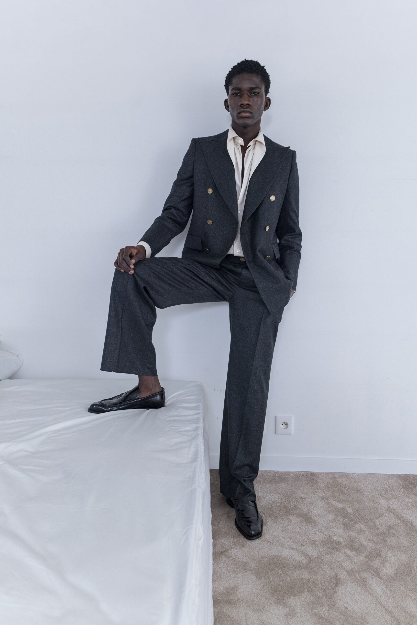 gray wool long-sleeve collared tailored buttoned suit