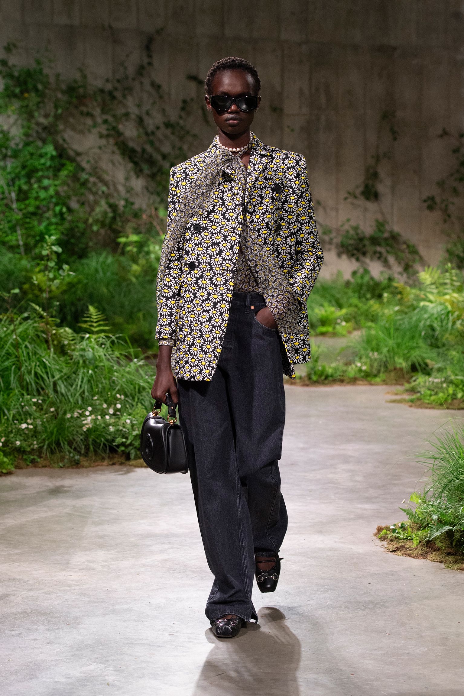 black cotton long-sleeve collared tailored printed blazer