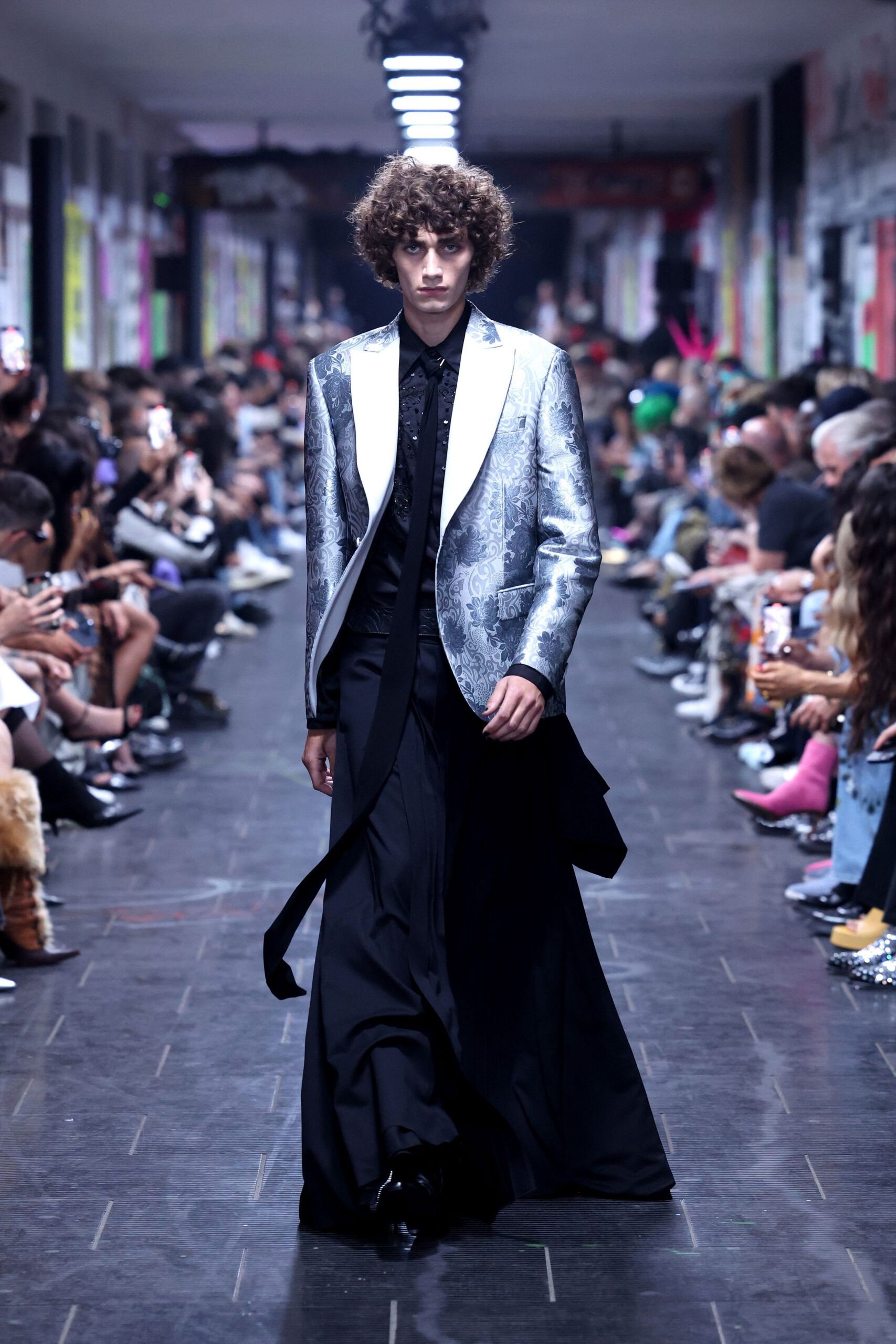 gray silk long-sleeve collared tailored embroidered shiny suit