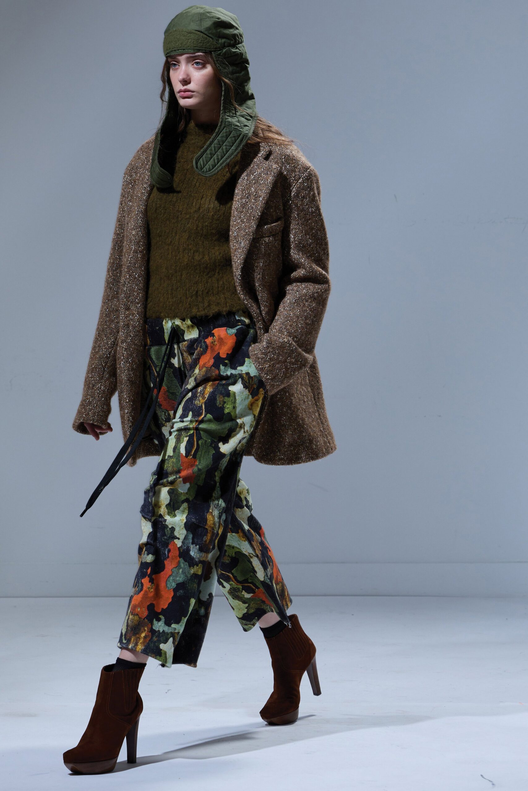 green wool long-sleeve high-neck fitted ribbed sweater