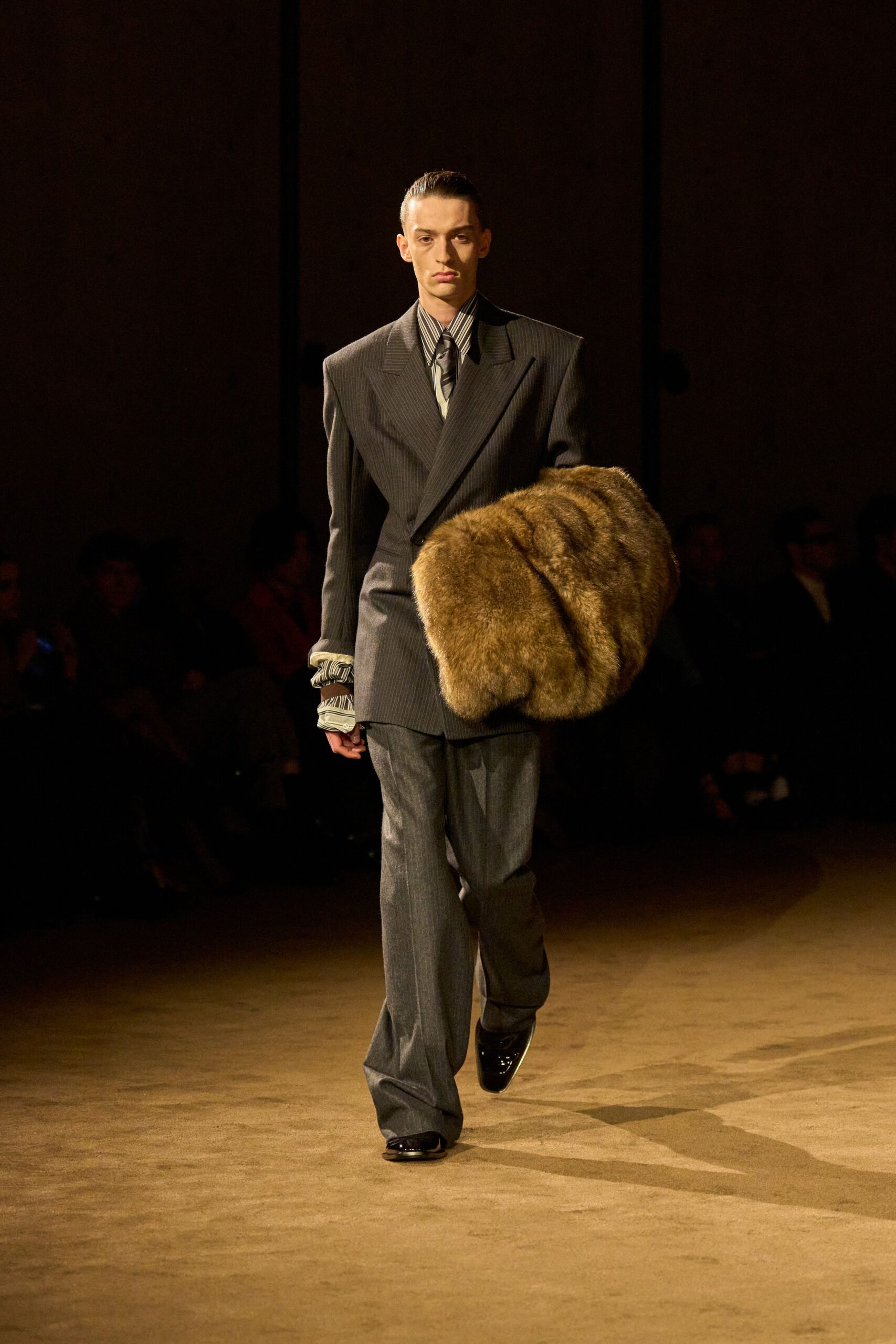gray wool long-sleeve collared structured buttoned pleated suit